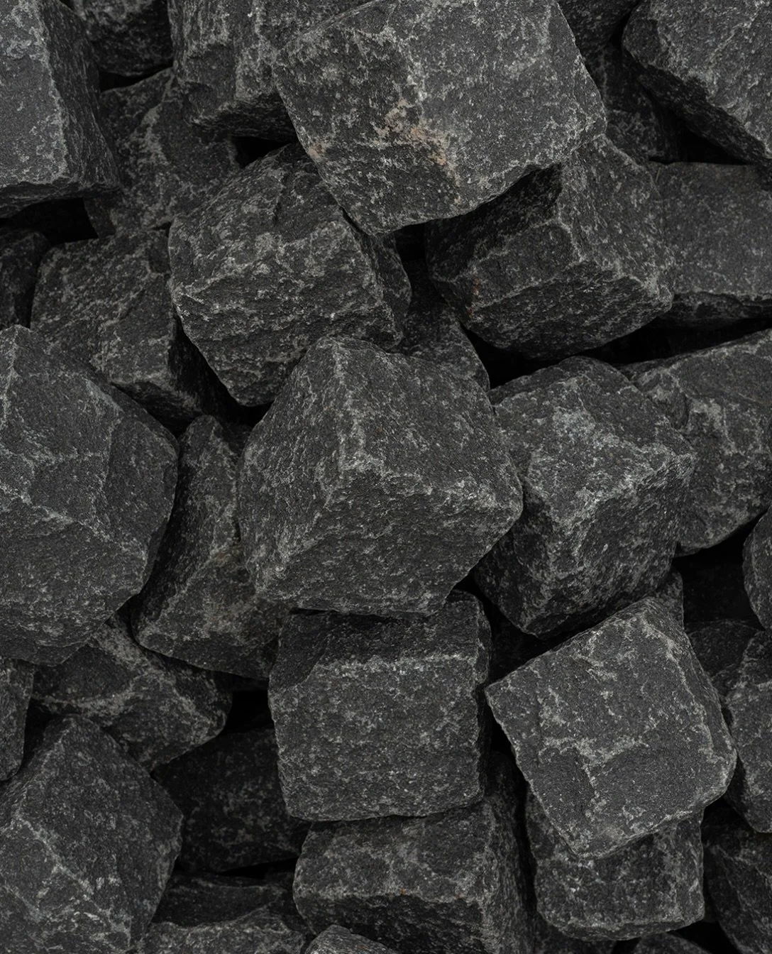 Garden borders, walkways, driveways &mdash; endless possibilities with our Black Granite Cobbles. How would you use them?

/ Black Granite Cobbles

&bull; &bull; &bull;

#blackgranite #stonecobbles #naturalstone #masonmadestone