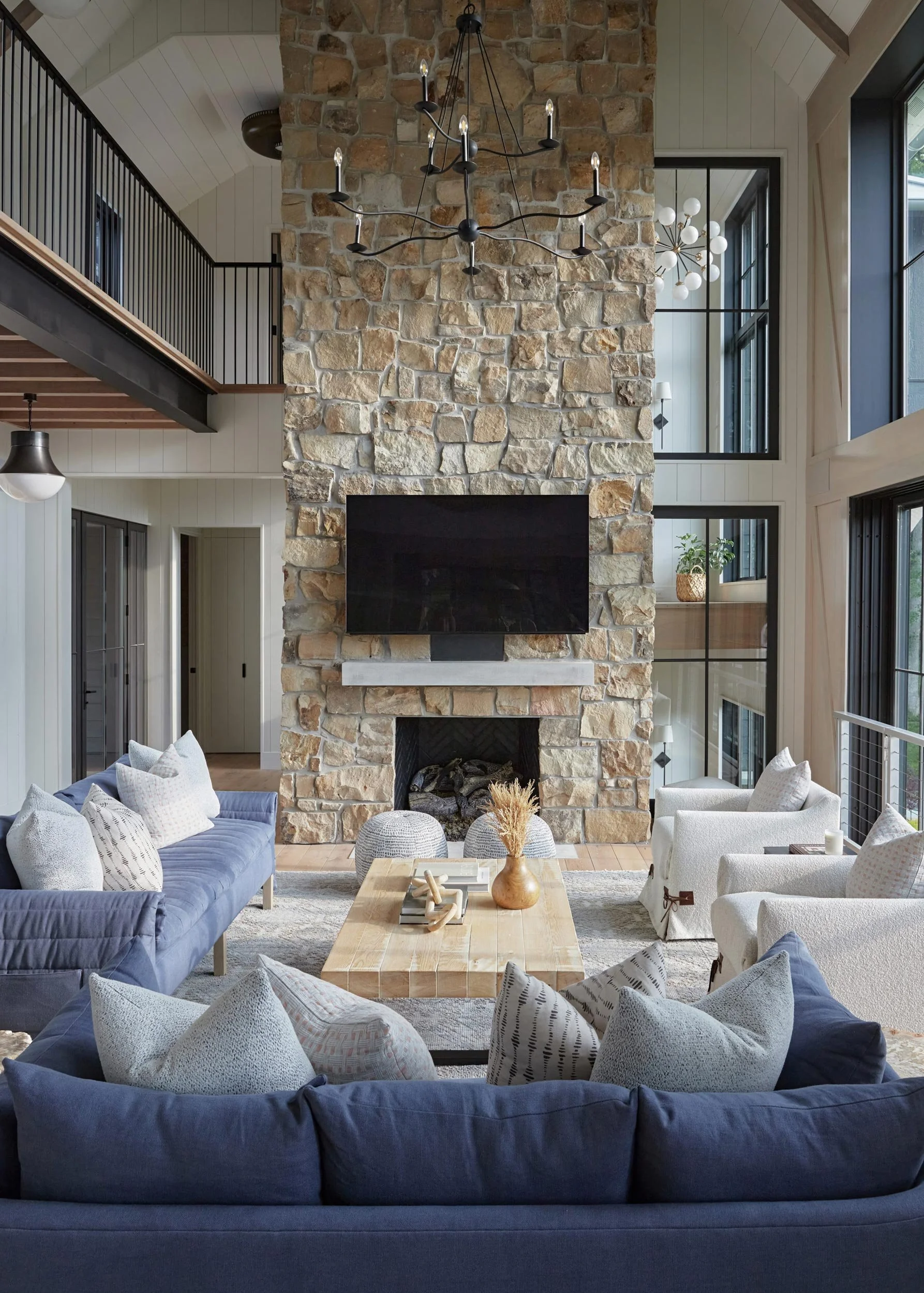 Cedar Forest Fieldstone + Indiana Limestone