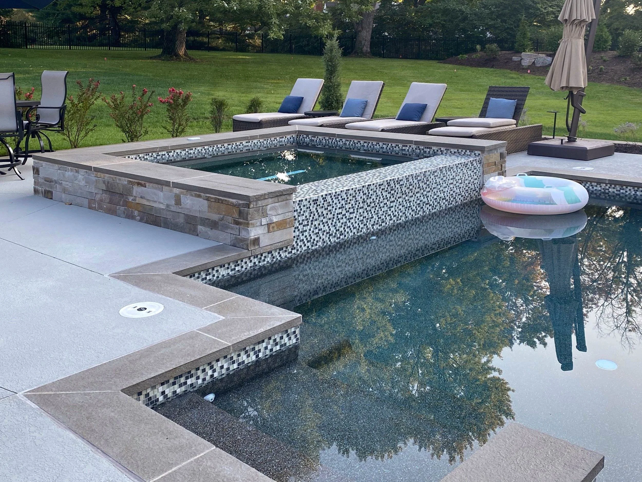Italian Thermal Blue Coping + Warson Ranch Blend