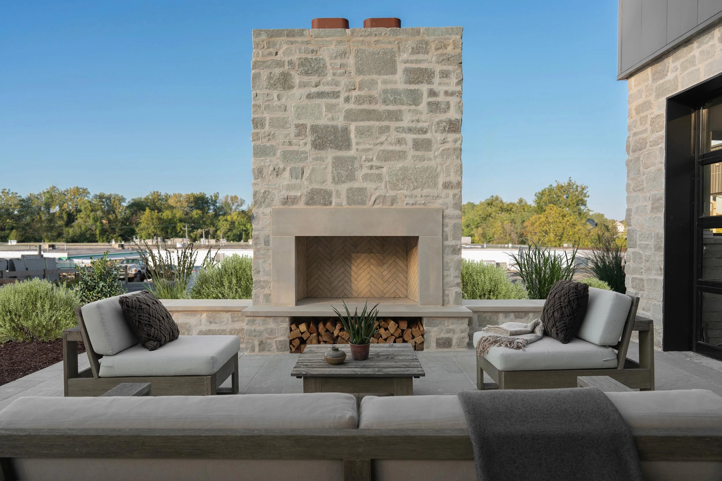 Squires Lane Tumbled + Indiana Limestone