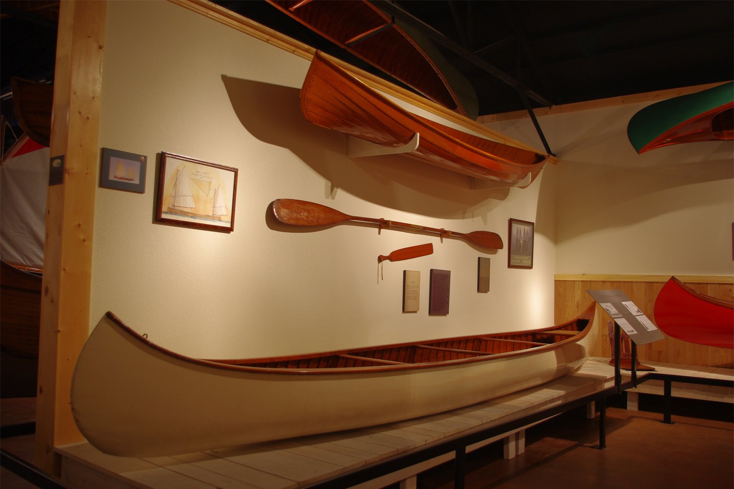 WI-Canoe-Heritage-Museum-exhibit-hall-credit-Jamie-Dunn.jpg
