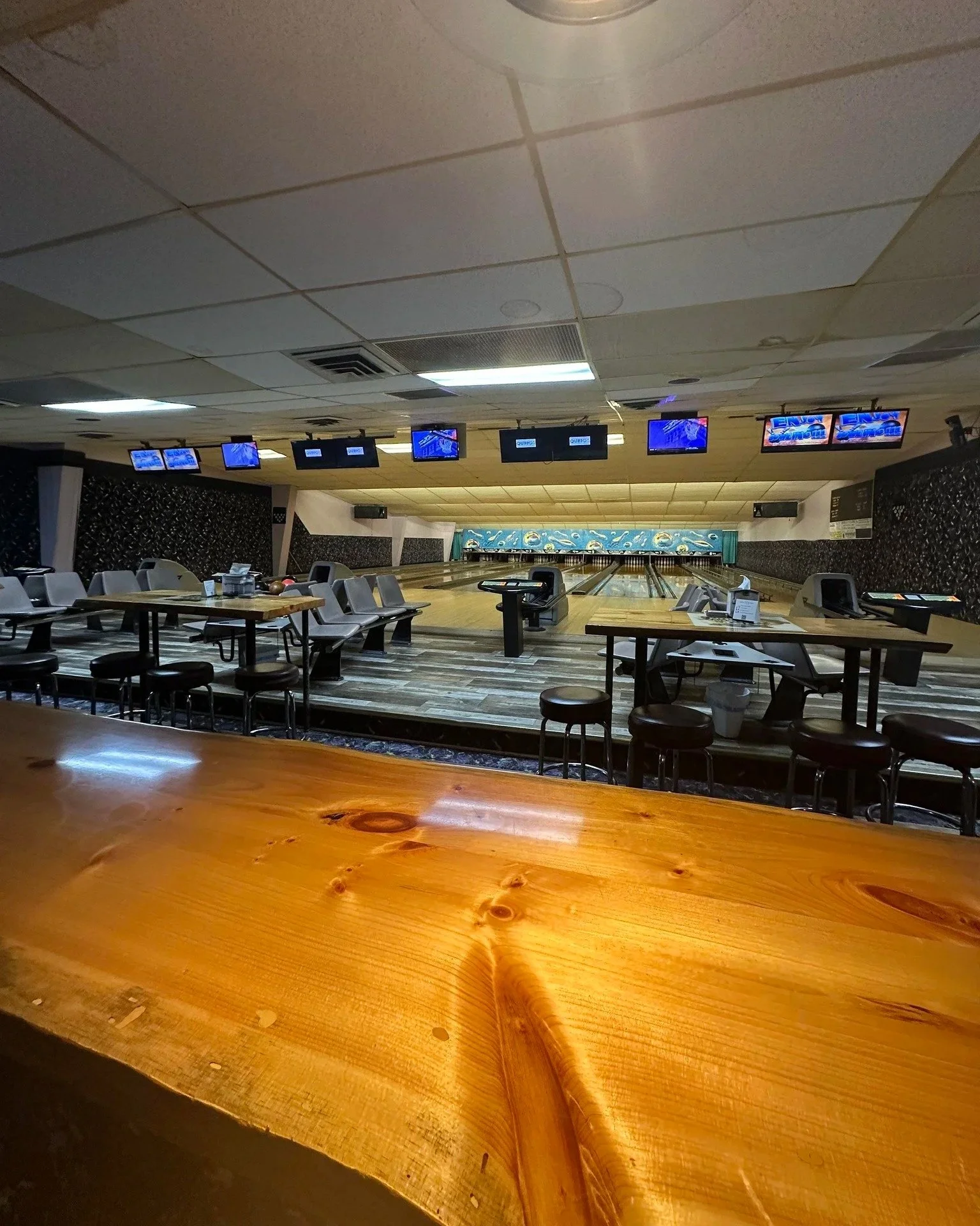 Crossroads+Lanes+bowling+alley.jpg
