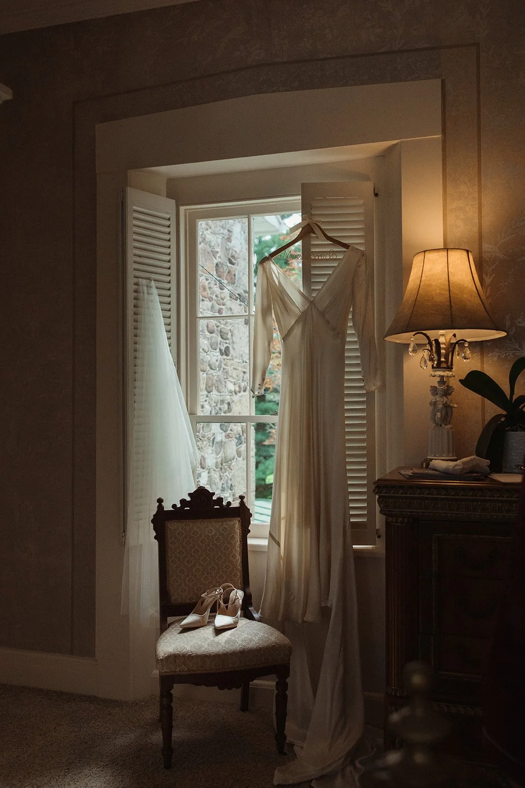 Wedding Dress Waiting