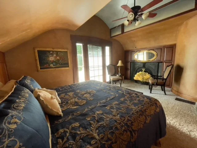 Victorian Suite in the Morgan Samuels Inn