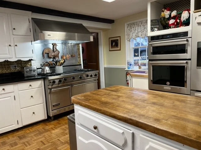 Kitchen Morgan Samuels Inn