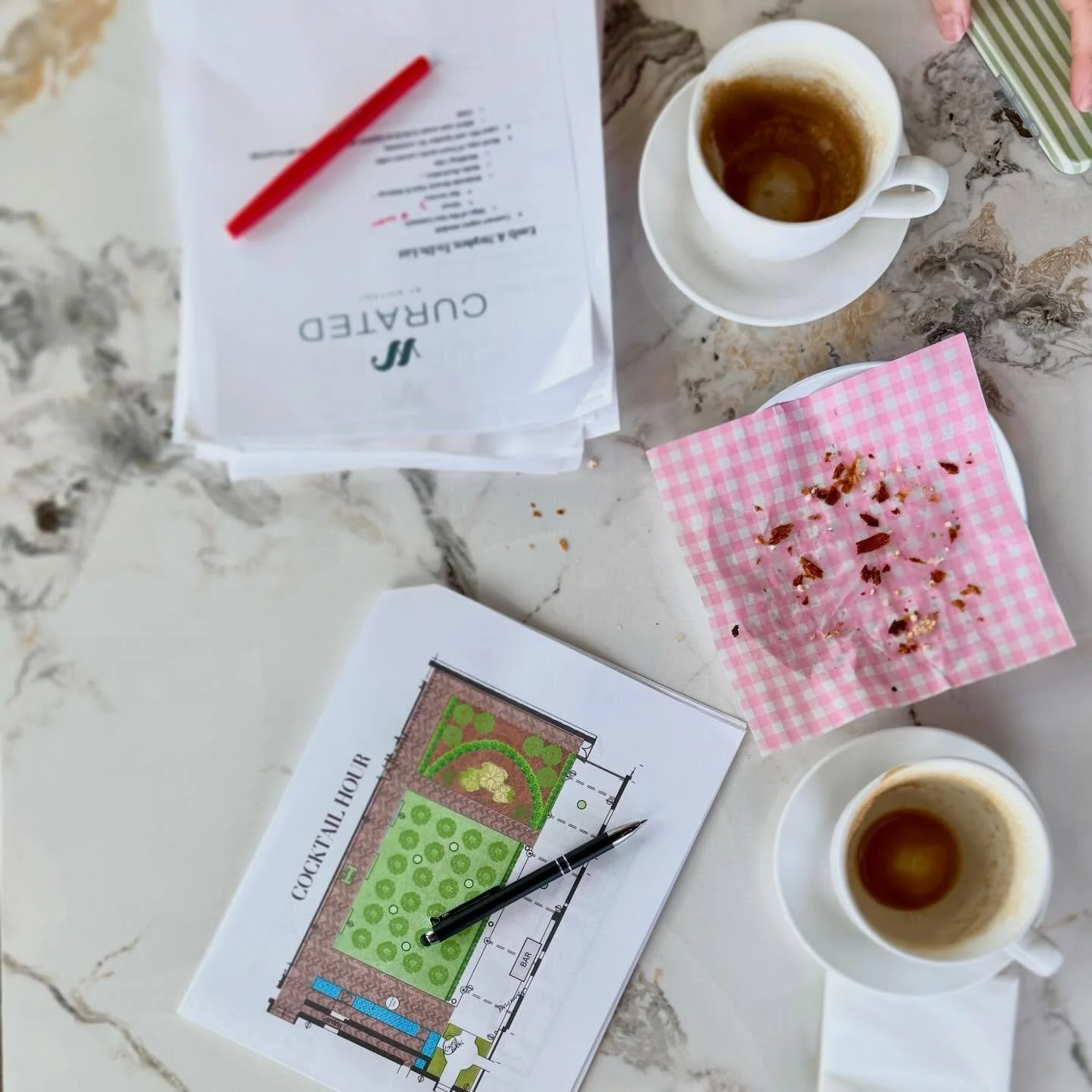 We love a coffee meeting!!! 💕☕️ 60 days out for Emily and Stephen 🥰