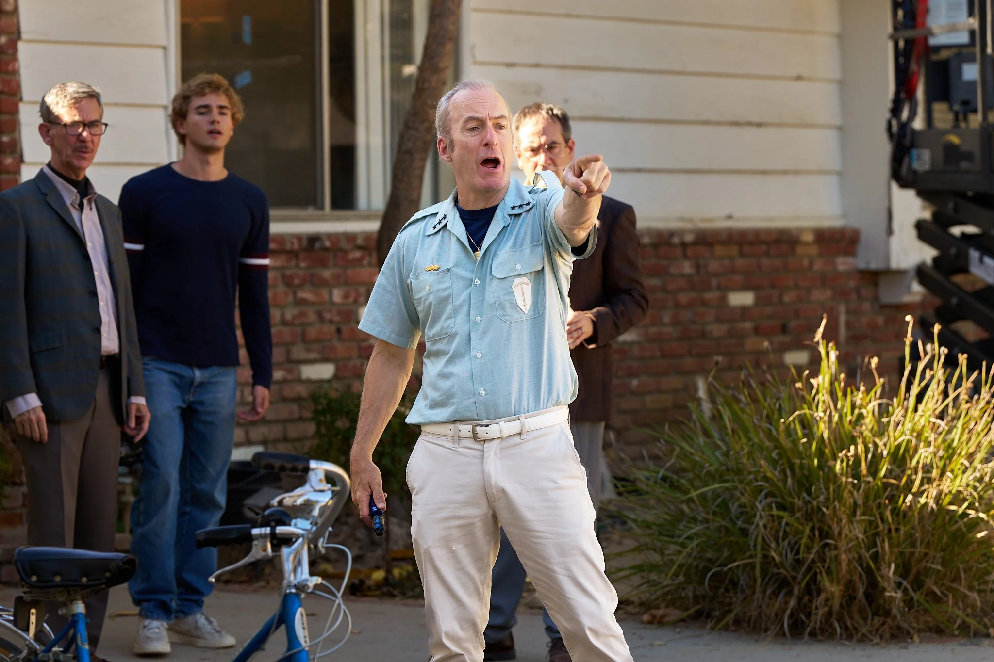 On-set unit stills photography, The Making of Jesus Diabetes, Bob Odenkirk's character confronts neighbor.