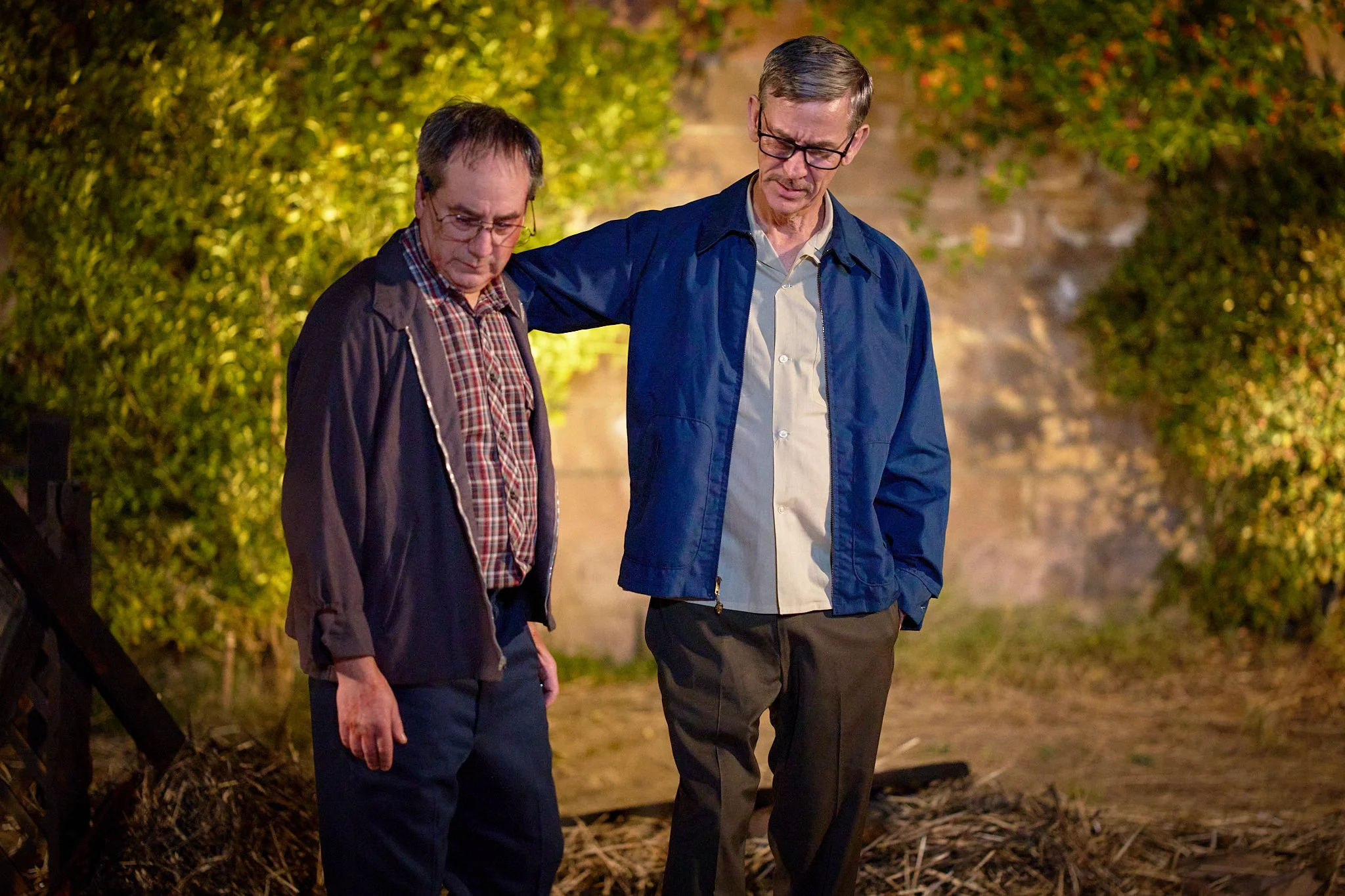 On-set unit stills photography, The Making of Jesus Diabetes, actors Andrew Friedman and Michael Naughton discovering an accident in their backyard.