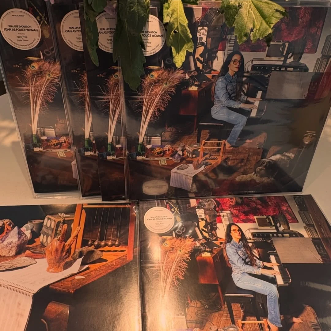 Vinyl! Real Life Evolution ships JUNE 12 if you pre-order @bandcamp you get 4 songs now and high res full album download upon release. Also Limited LP / 💿 bundle whilst stock lasts. Red Marble Vinyl edition of 1,000. Kitchen plant 🪴 not included ❤️