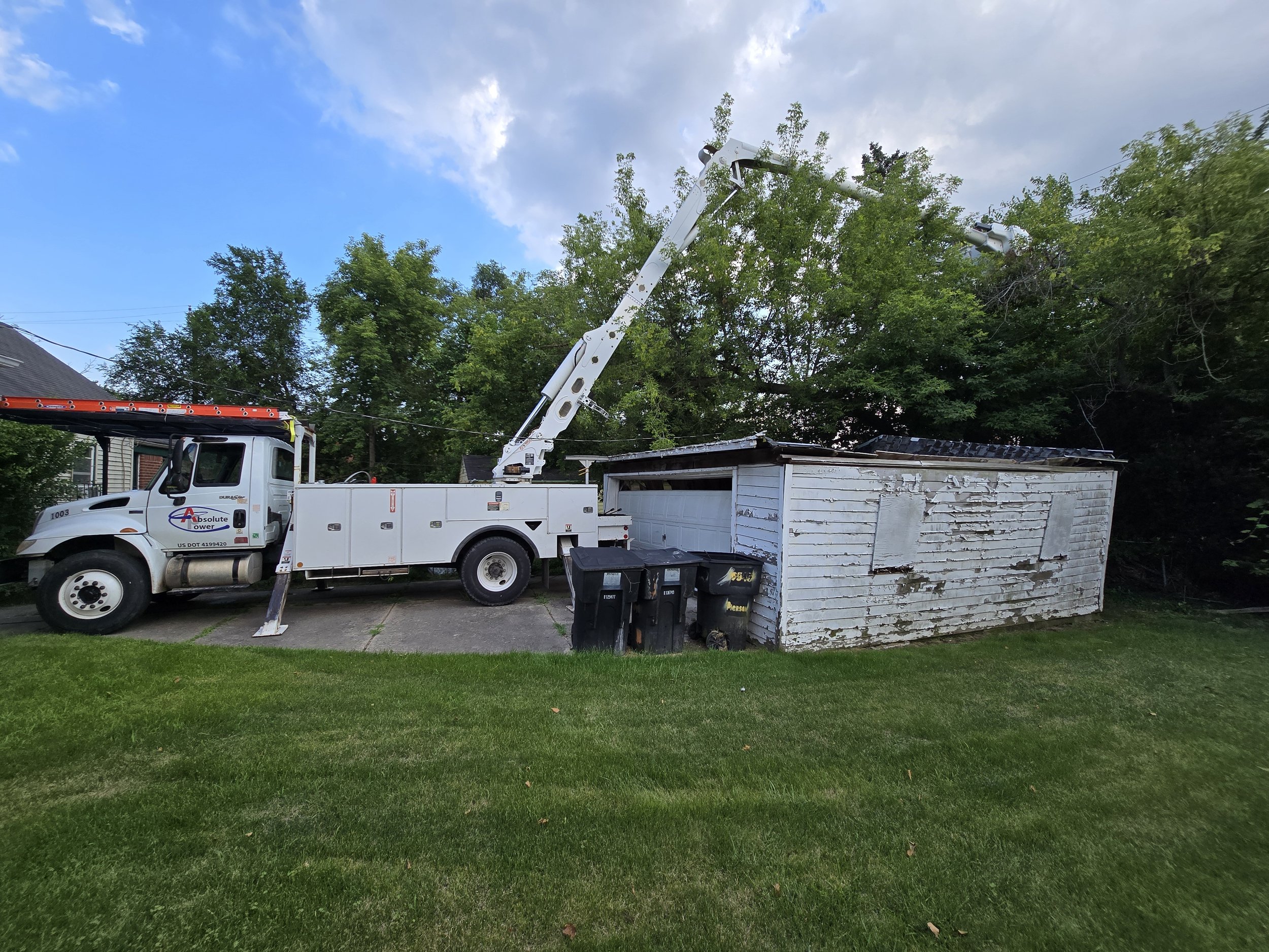 1003 reach over garage.jpg