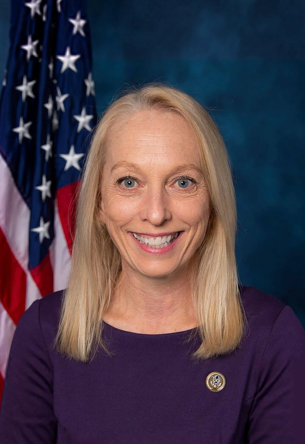 Mary_Gay_Scanlon,_official_portrait,_2018.jpg