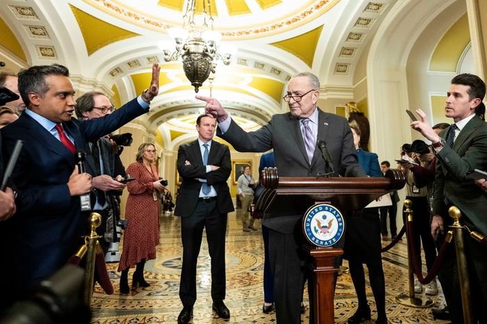Senate Rushes to Aid Ukraine, Setting Stage for Dramatic Vote</a>