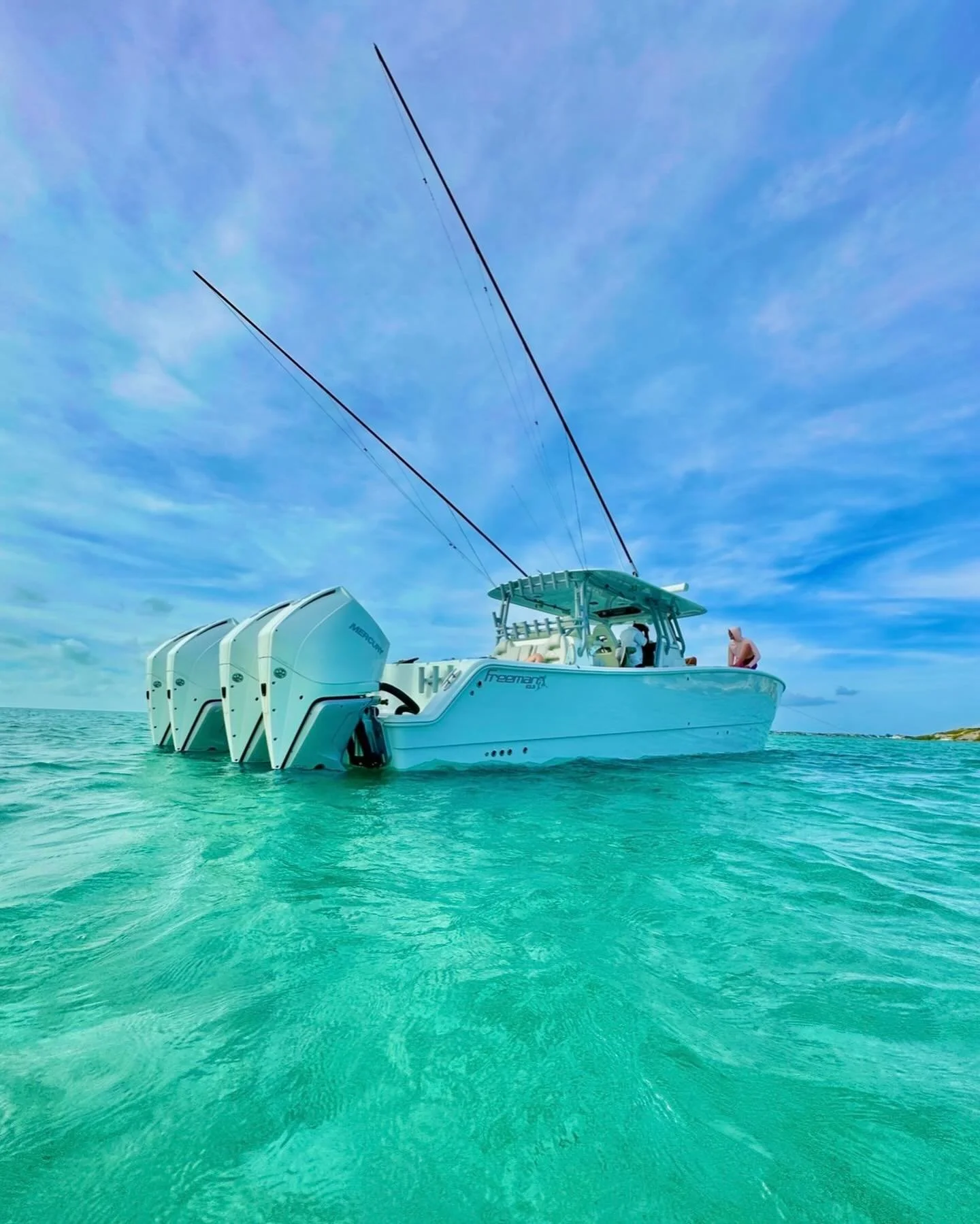 Weathers cooling off&hellip; but it&rsquo;s still warm down here!! 

BOOK YOUR NEXT ADVENTURE WITH US! We would love to make lasting memories with you and your family &amp; friends as we explore beyond the ordinary on Turks and Cacios waters.

CHOOSE