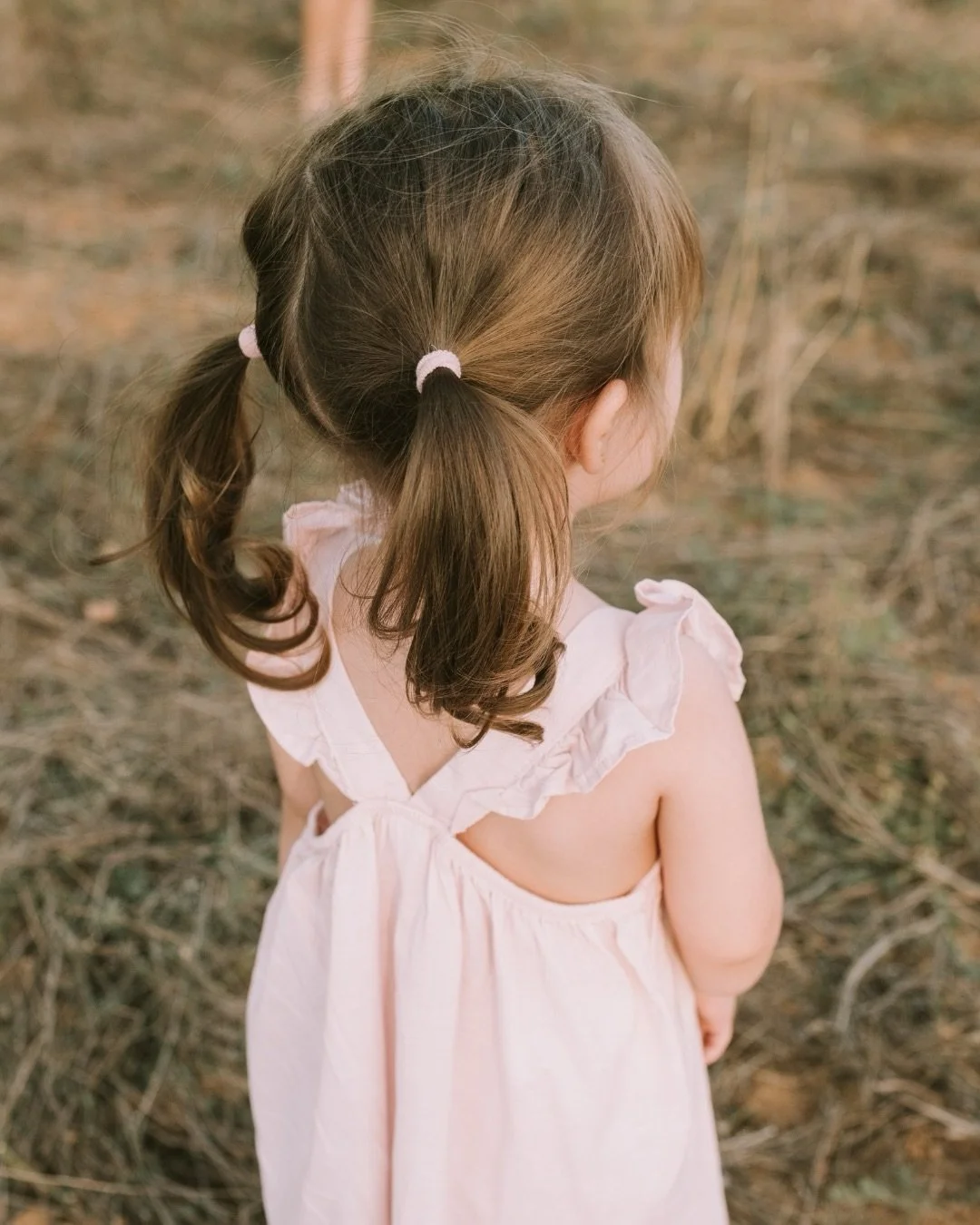 Hay &eacute;pocas del a&ntilde;o en las que todo se coloca un poco en su sitio.
Las tardes se alargan, la luz se vuelve m&aacute;s suave y, casi sin darte cuenta, pasas m&aacute;s tiempo fuera, sin prisas.

Estas fotos son de uno de esos d&iacute;as.