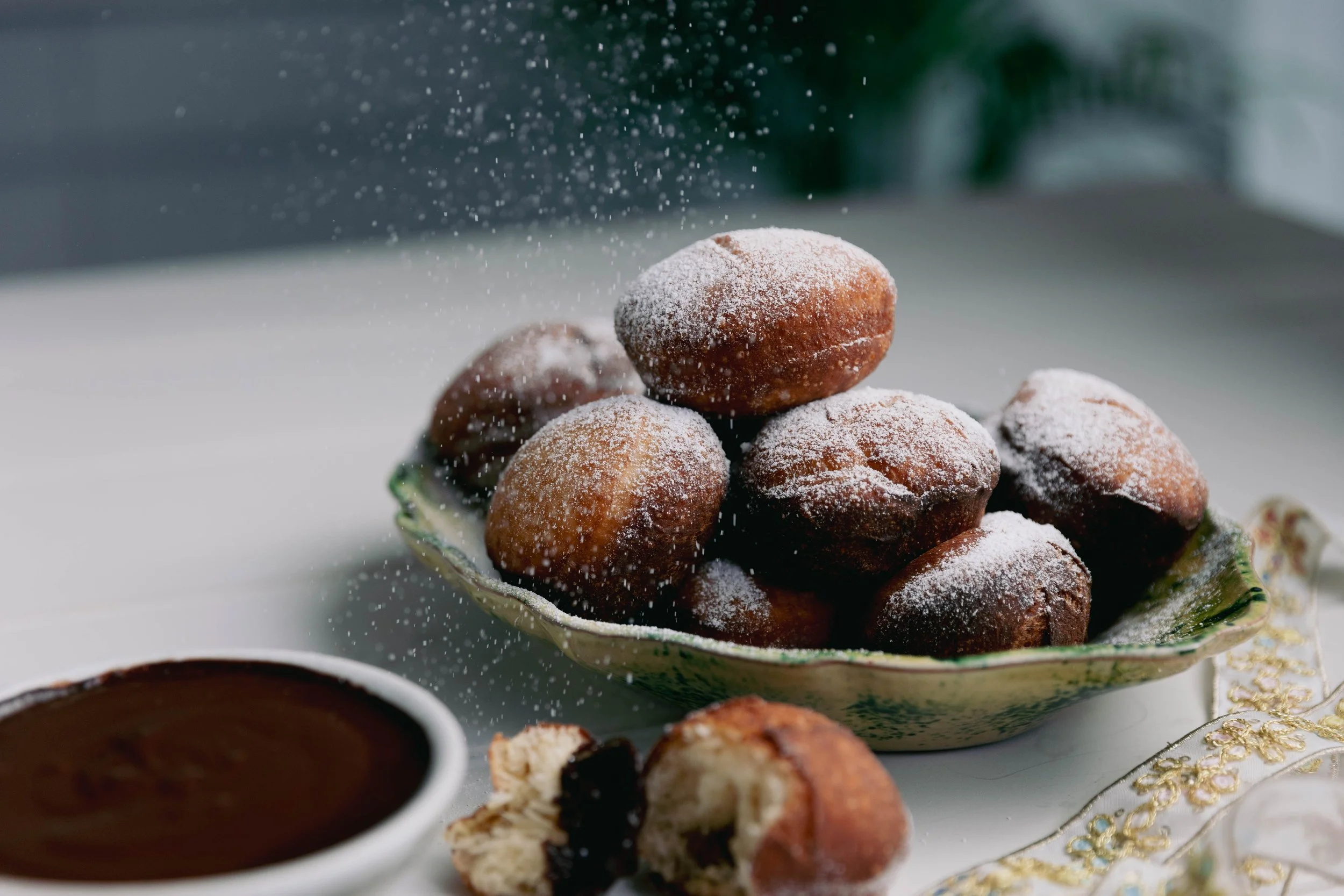 Mini Bomboloni with coffee and chocolate sauce