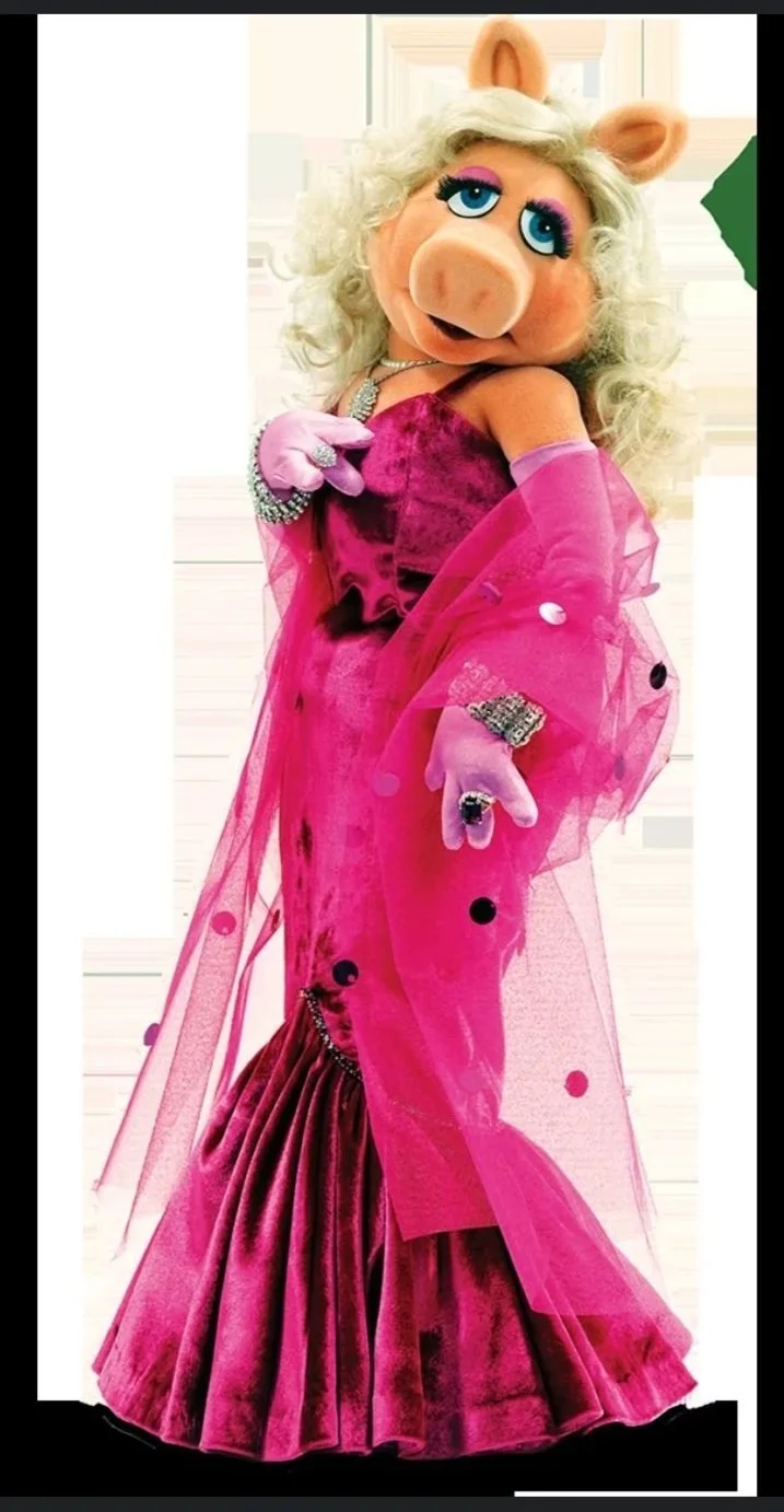 Inspiration for Wig 4 - Miss Piggy (after attacking someone)