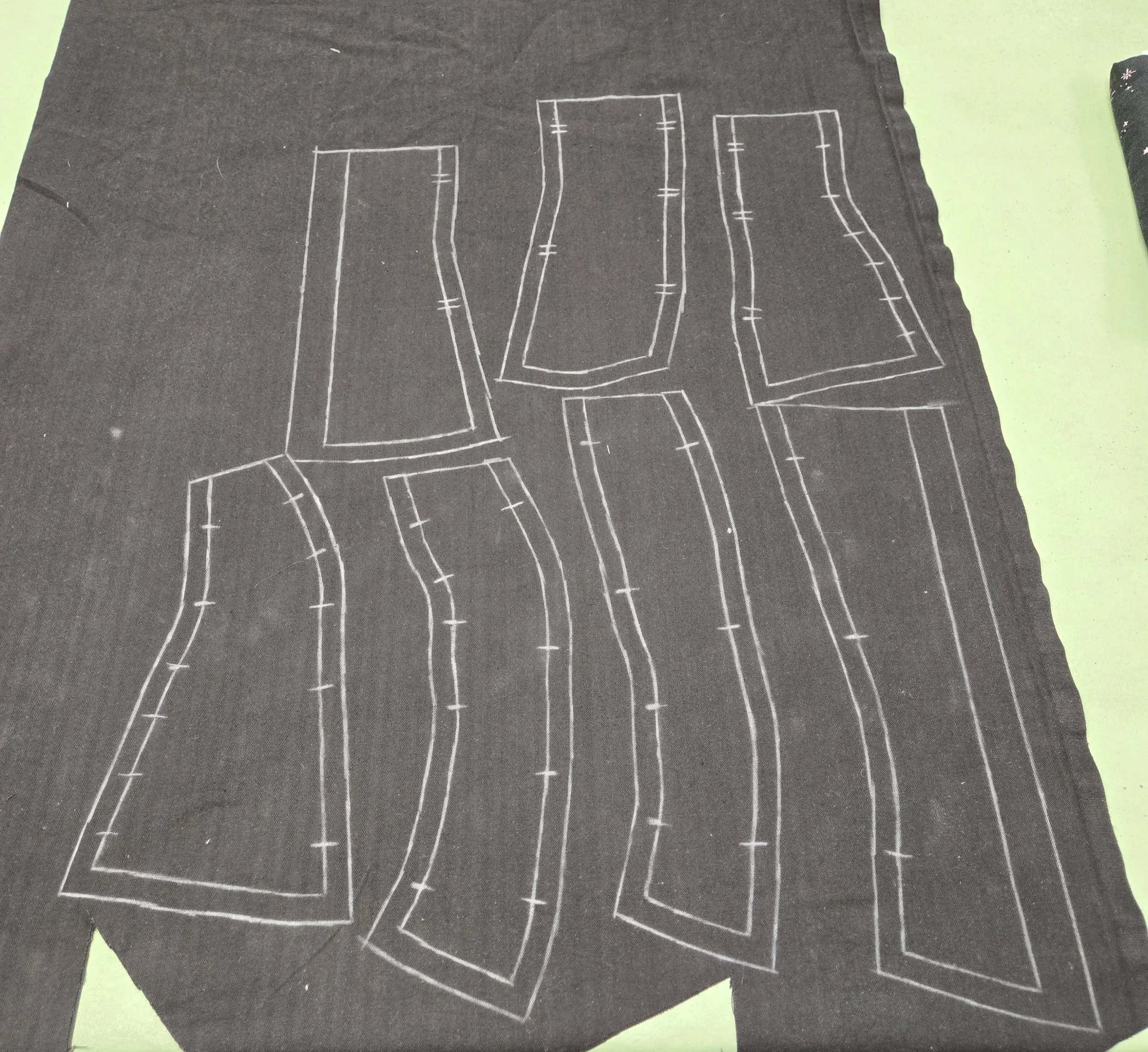 Cutting out the coutil