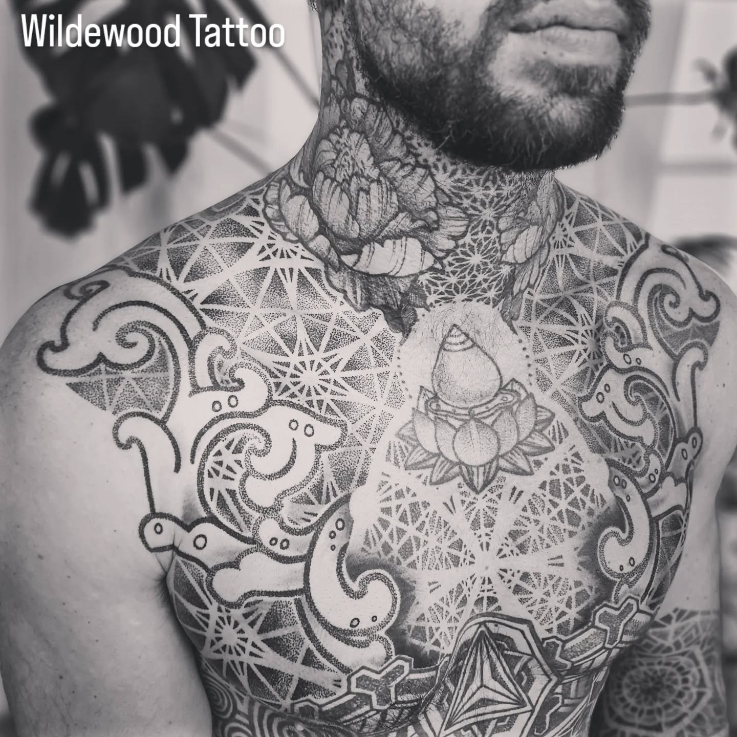 Brad visited for 2 days, and we got his chest all finished.
Neck and chest and sternum are done by me. The lotus and other torso tattoos are from another artist.
#dotworktattoo
#canungra #wildewoodtattoostudio
#watertattoo #geometrictattoo #patter