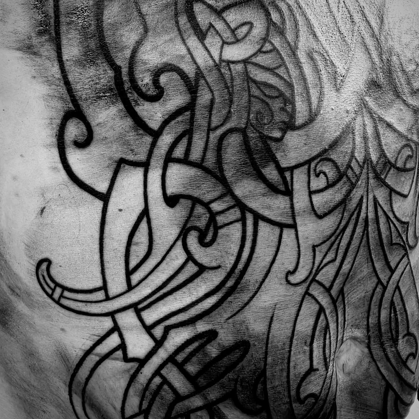 Some messy work in progress on Michael recently.

#embla 
#ask
#nordictattoo
#torsotattoo
#knotworktattoo 
#wildewoodtattoostudio 
#canungra