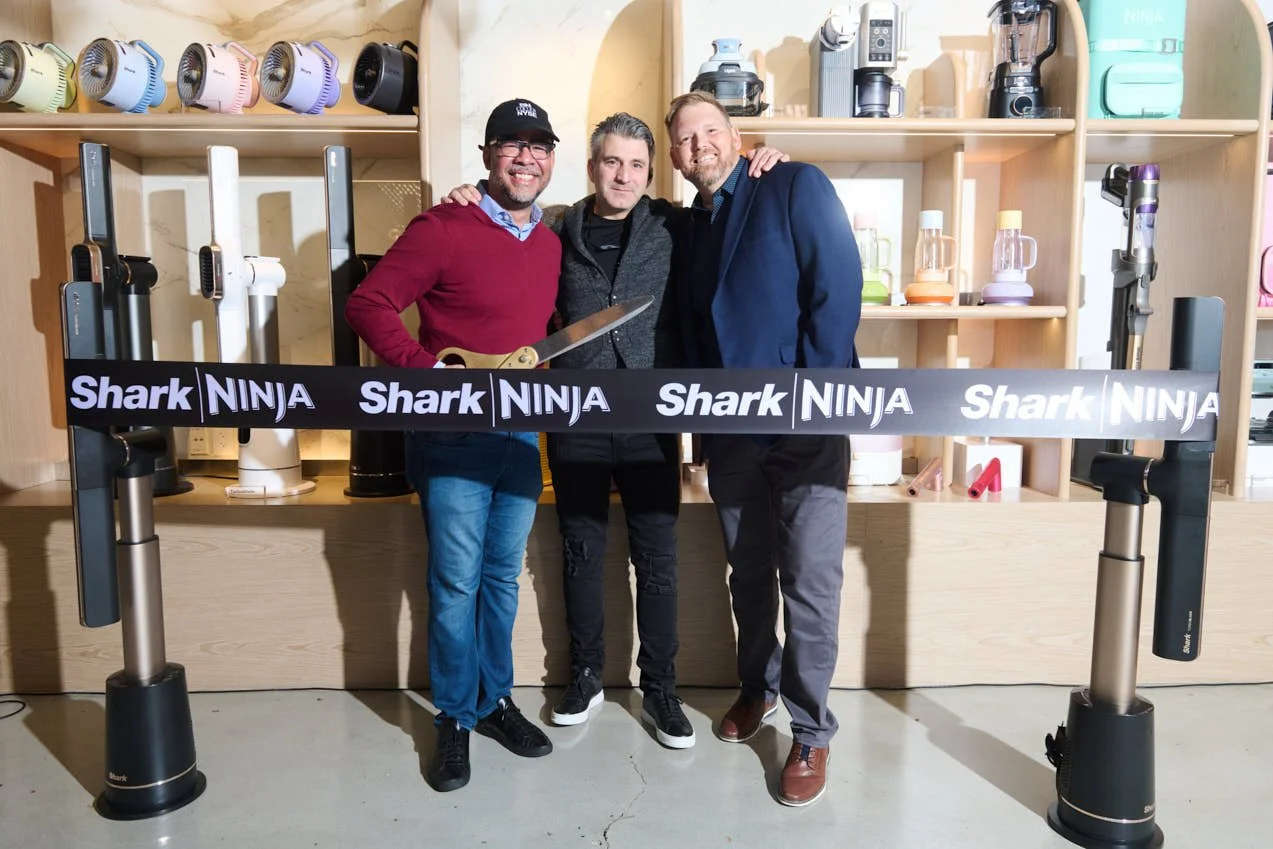 sharkNinja_FlatironNYC_OfficeRibbonCutting 10.jpg