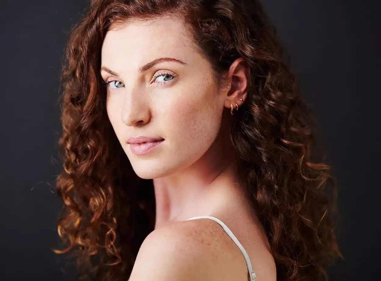 Professional headshot of actor Annabelle Lyttle 