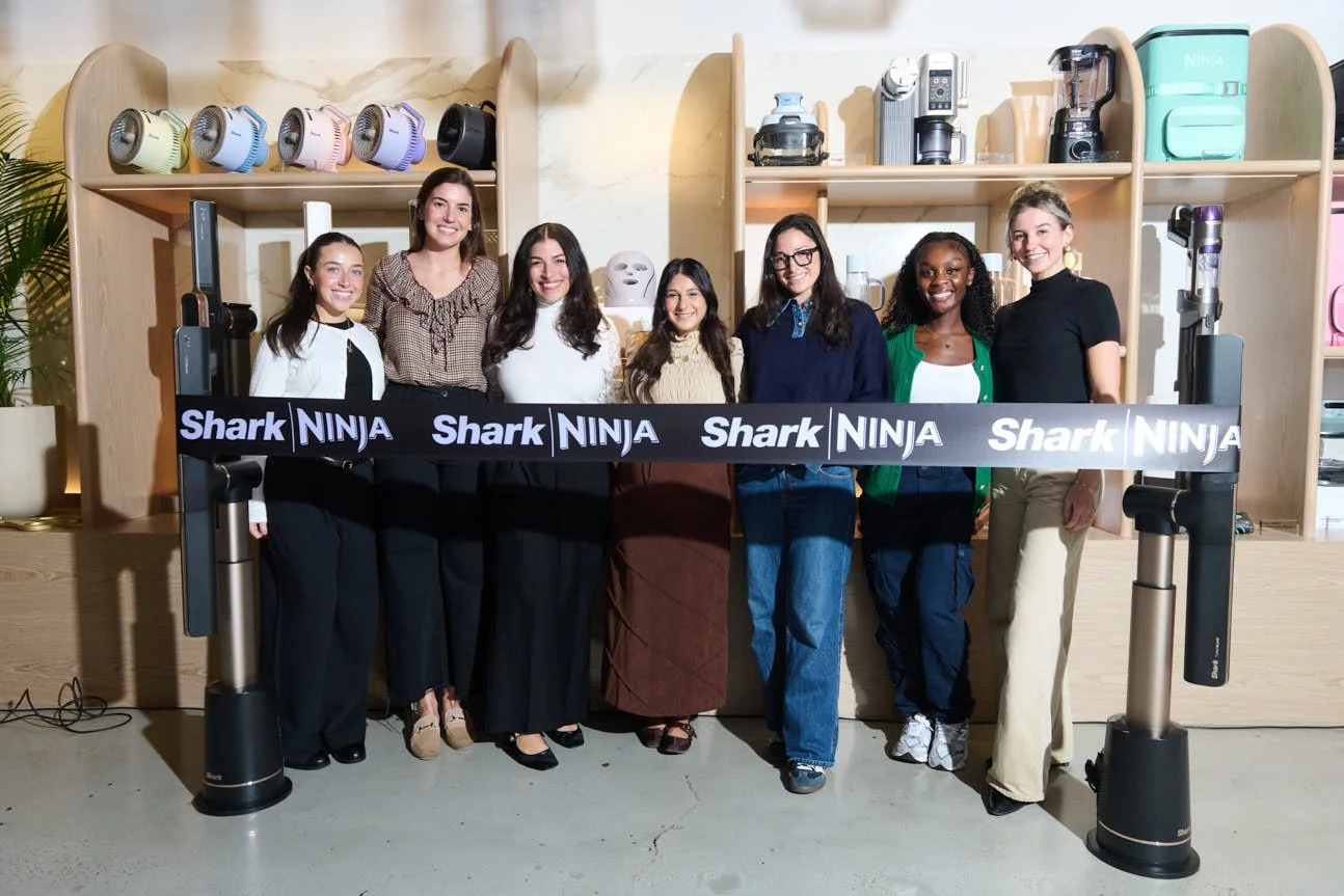 sharkNinja_FlatironNYC_OfficeRibbonCutting 11.jpg