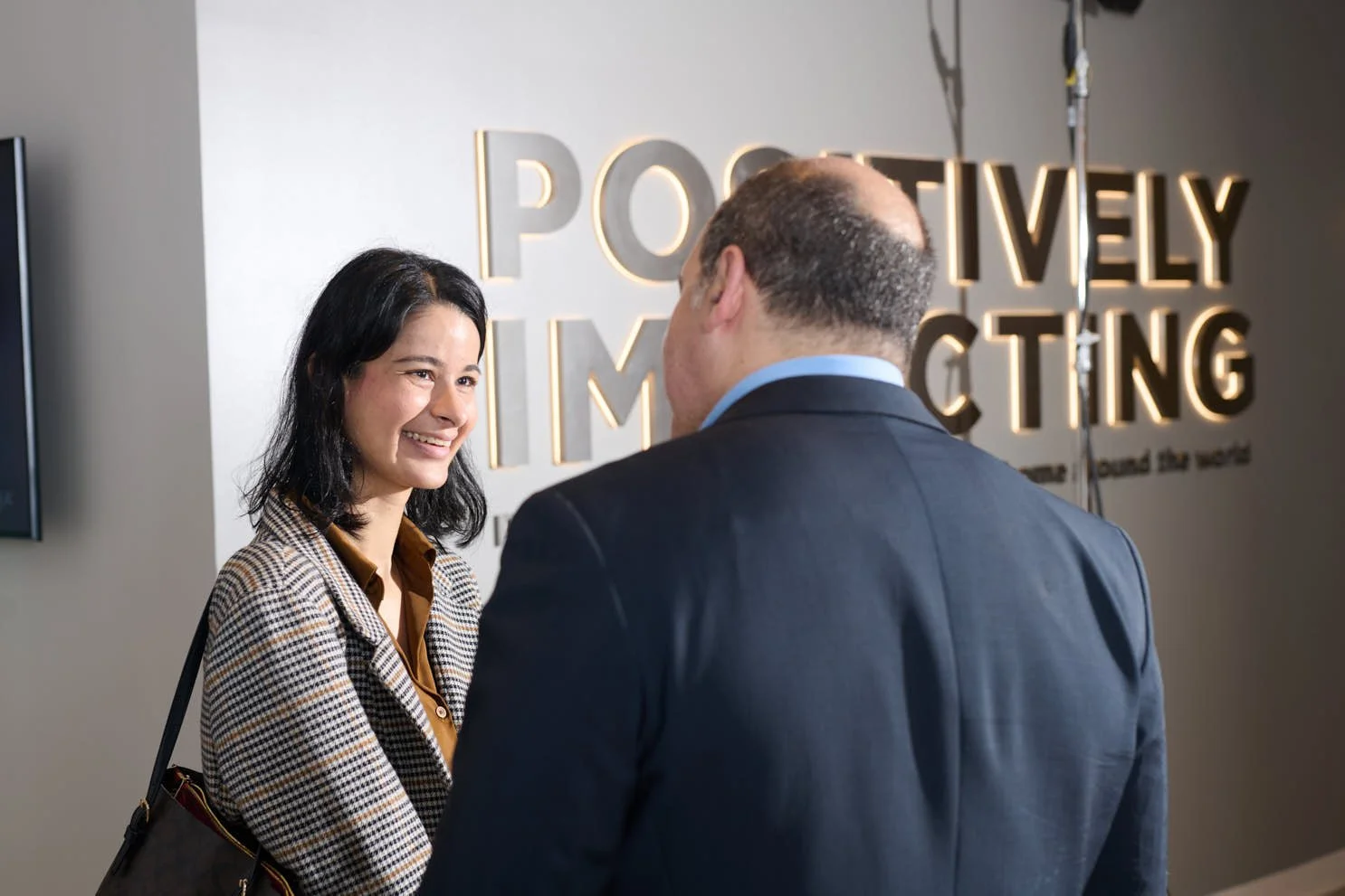 sharkNinja_FlatironNYC_OfficeRibbonCutting 6.jpg