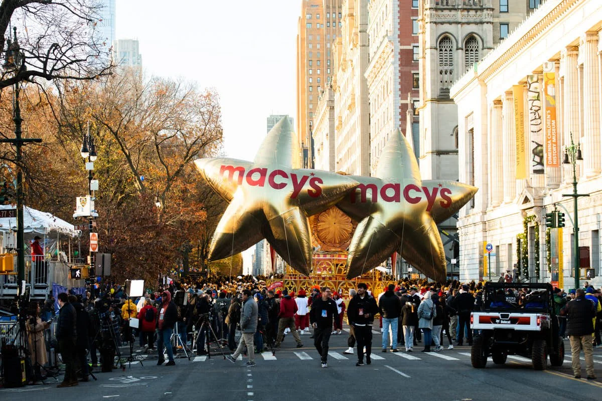 Macy's Day Parade Event Photography NYC by Joe Jenkins