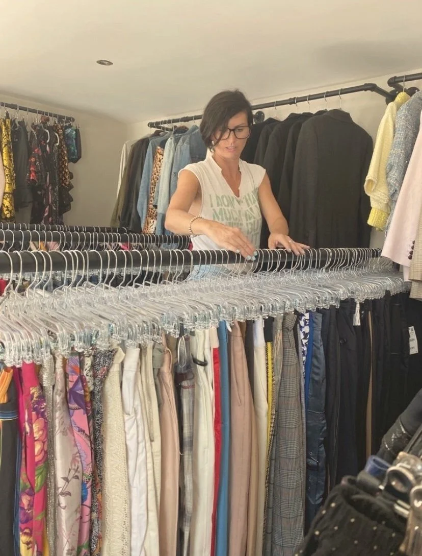wardrobe-fairy-colour-coordinated-wardrobe-organisation-london.jpg