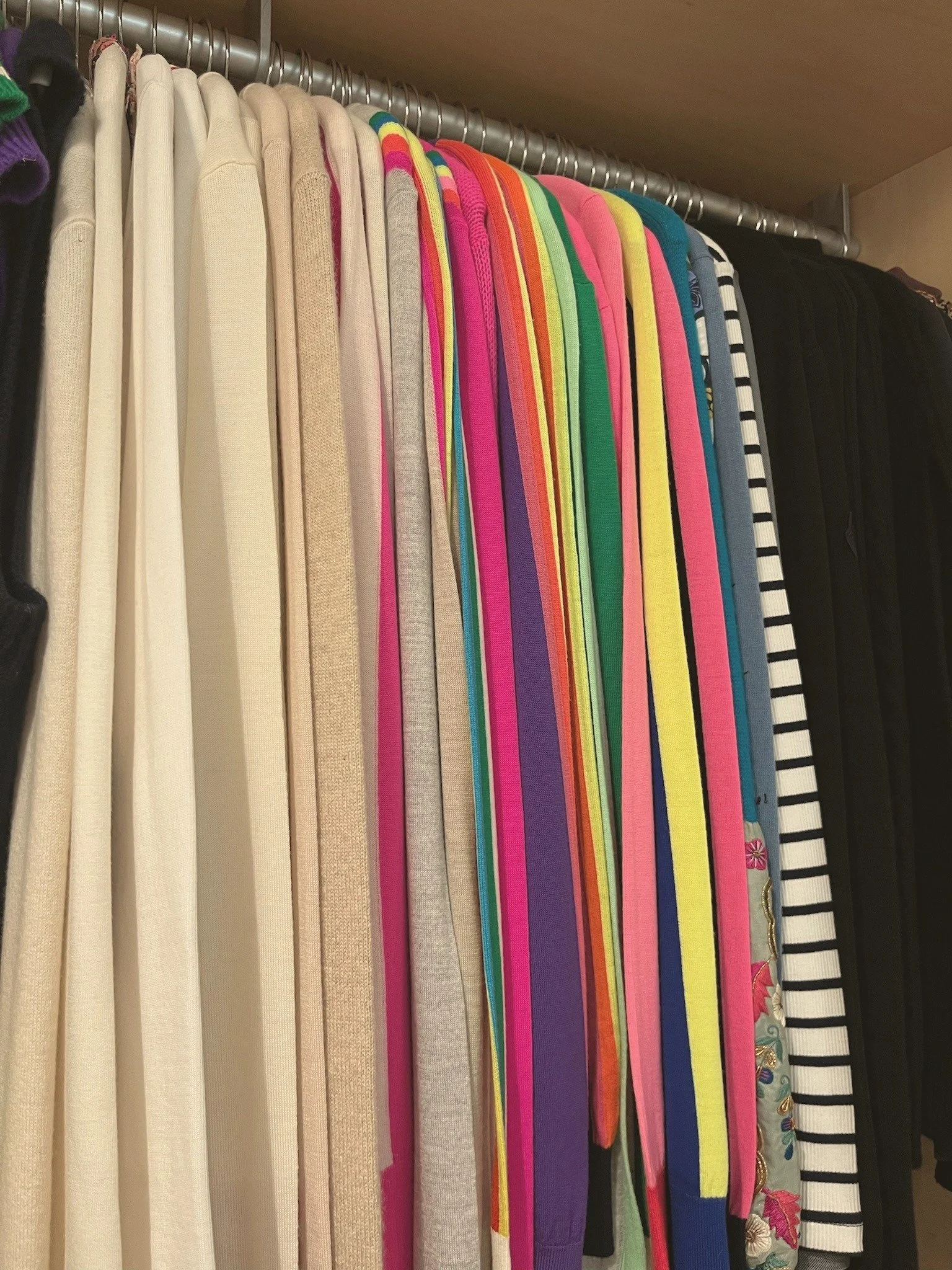 wardrobe-fairy-colourful-clothing-rail-wardrobe-organisation.jpg