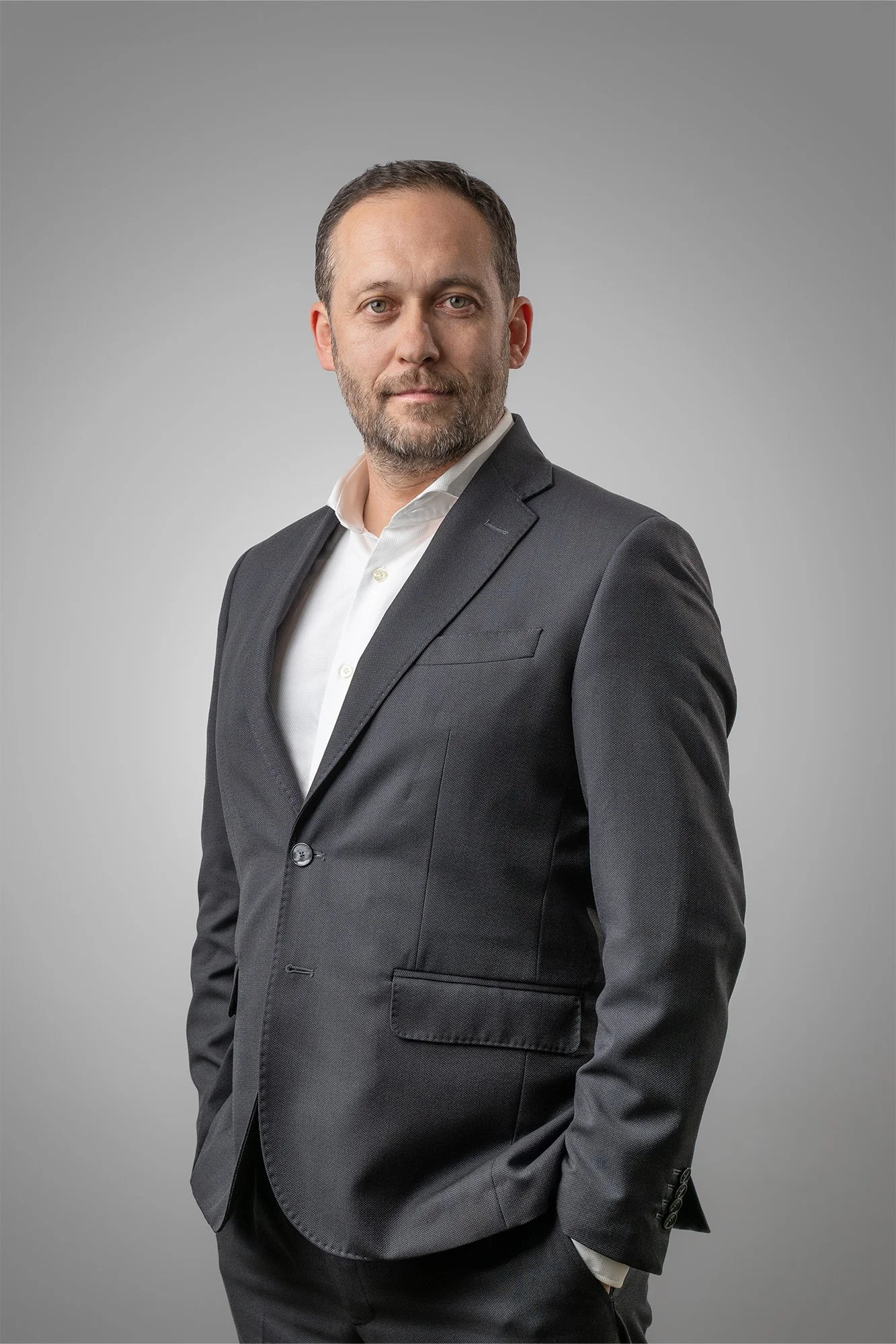 leading-investors-Flavio-Harstall.jpg