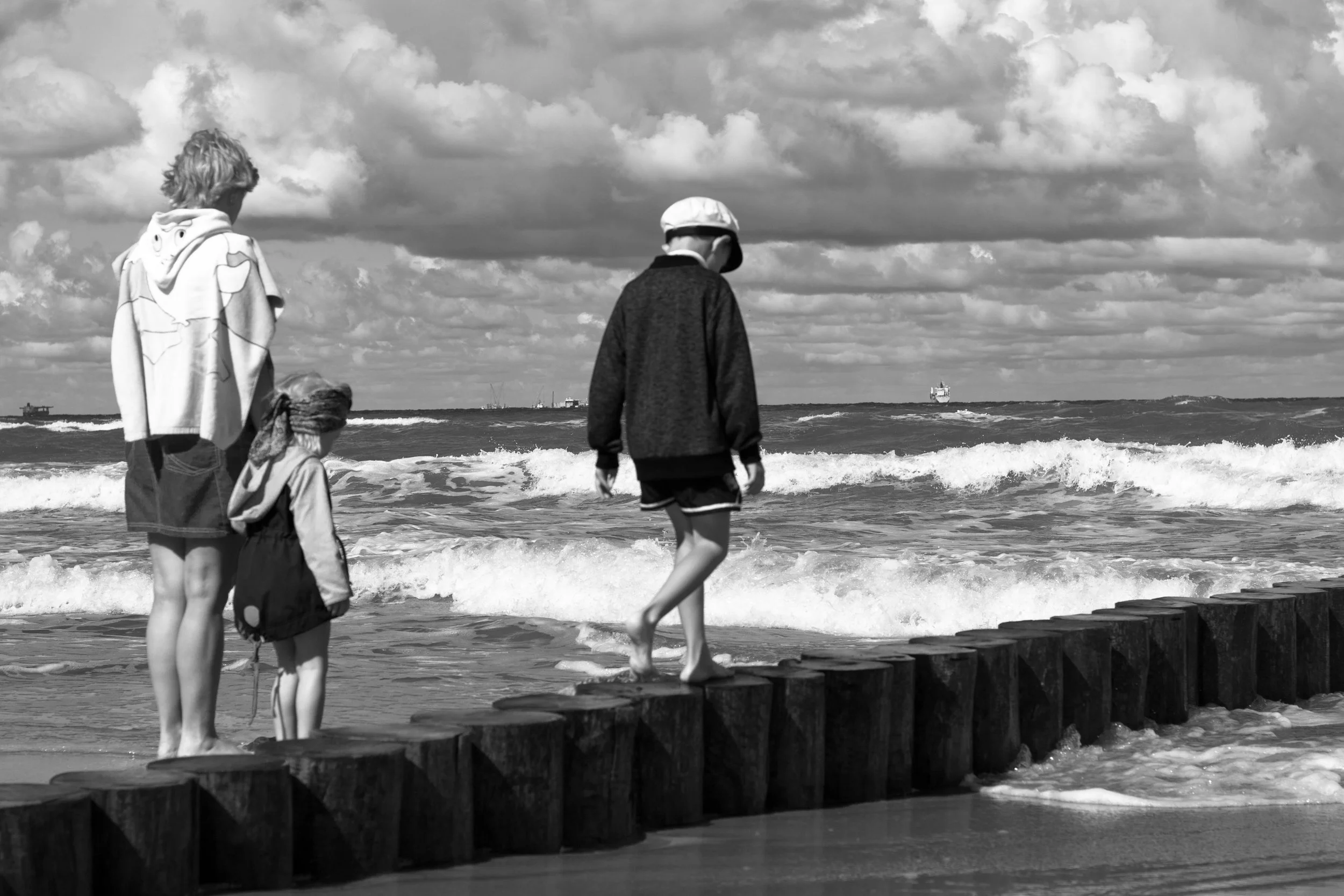 Tensions familiales en vacances : quand la pause scolaire devient un miroir grossissant 