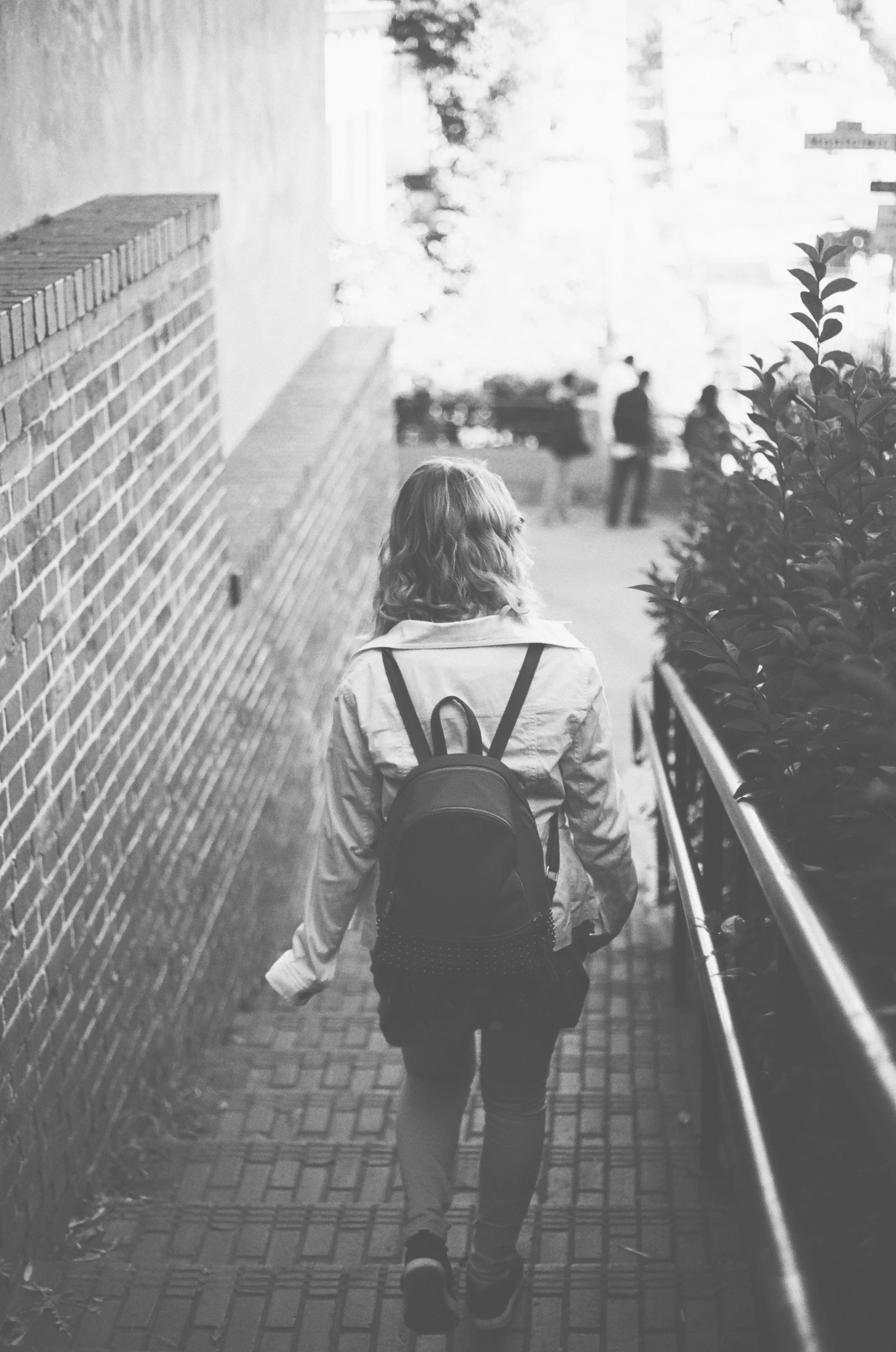 Mon enfant se sent exclu à la rentrée : que faire face au rejet scolaire ?