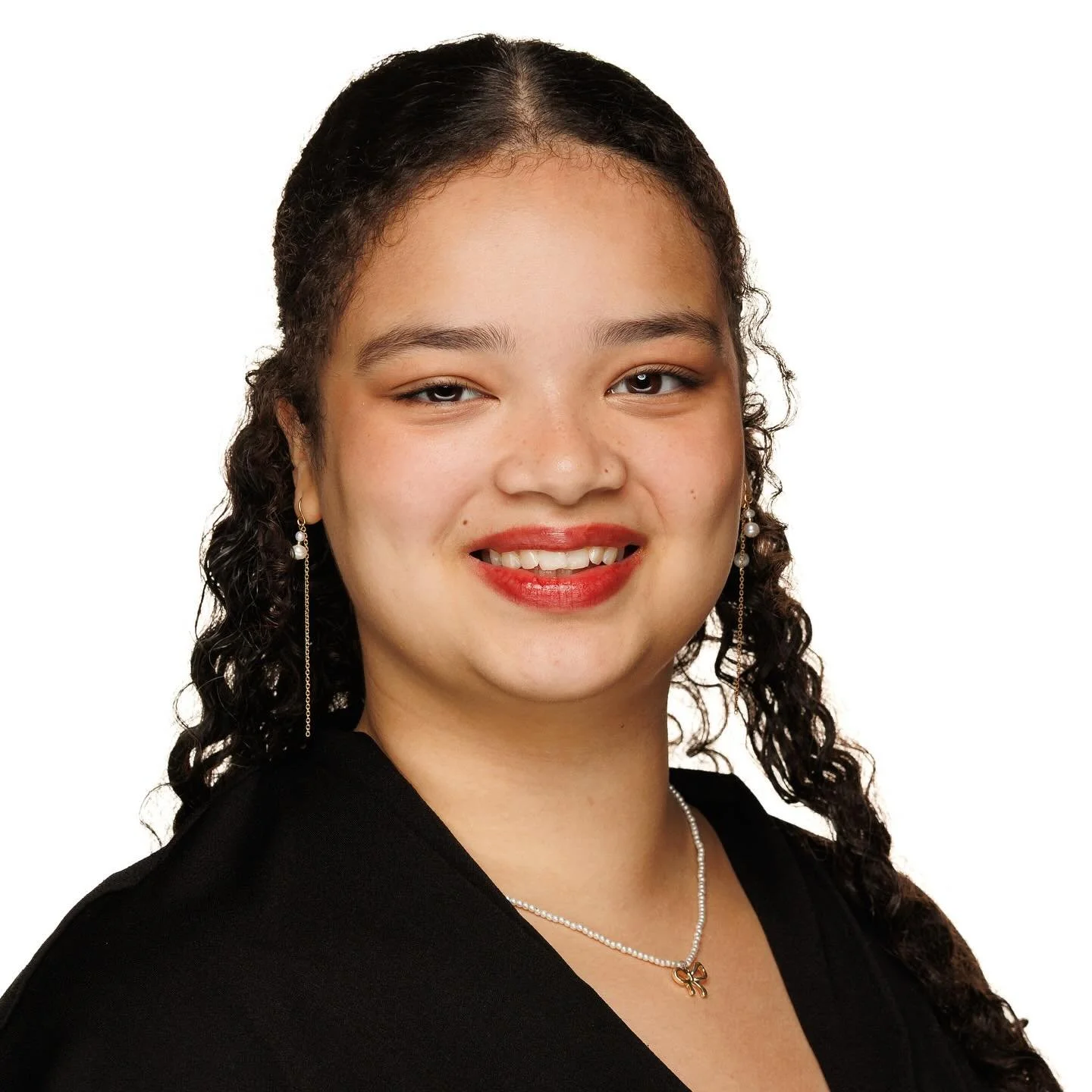 We are so proud of our current student Jasmin Waberzeck who has been accepted onto the
BA (Hons) Professional Dance and Musical Theatre degree Urdang London.
Well done what an achievement !