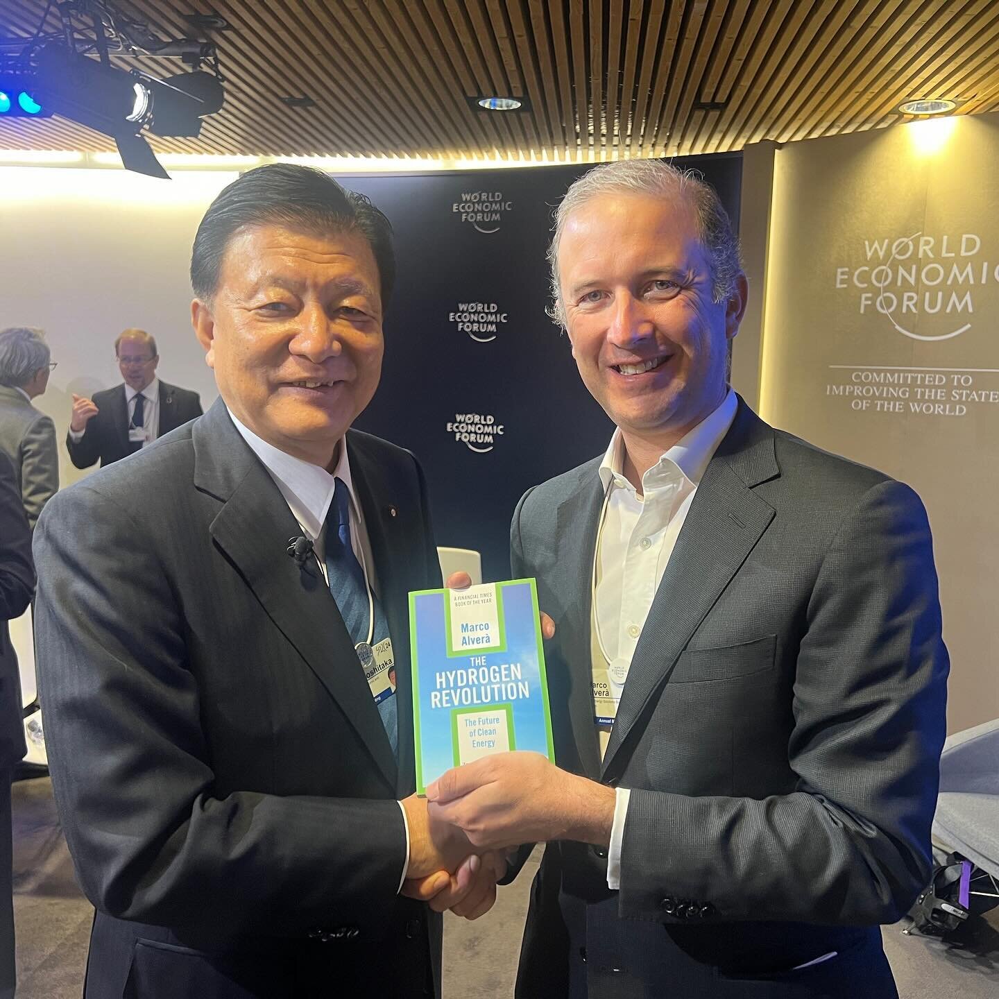 I am honoured to have met with Yoshitaka Shindō, Minister in charge of Economic Revitalization of Japan in Davos and discussed with him Japan's carbon neutrality goals.

We delved into the transformative potential of e-NG, a key enabler for Japan's s