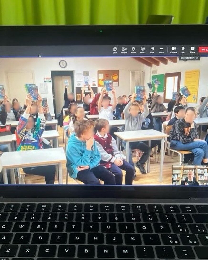 Had a great chat with the bright students of H-Farm High School in Treviso, Italy. 🇮🇹

We discussed &quot;Zhero,&quot; the book I wrote with my daughters, and talked about the importance of energy transition today. Their eagerness to face the futur