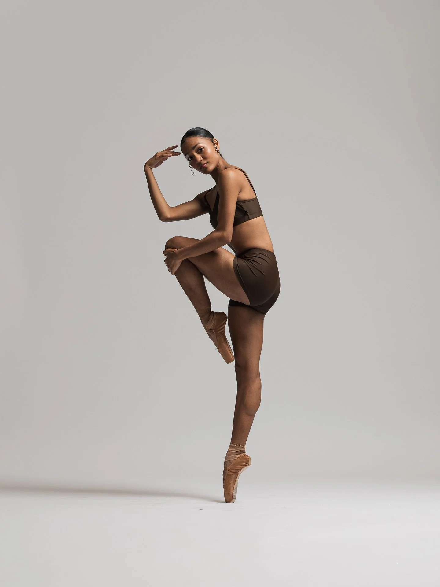 Images of the stunning @raquelsmithh of @collagedance from earlier this year✨ 

It was so lovely meeting and working with you, Raquel!

#contemporarydancers #dancephotography #dancephotographer #contemporaryballet
