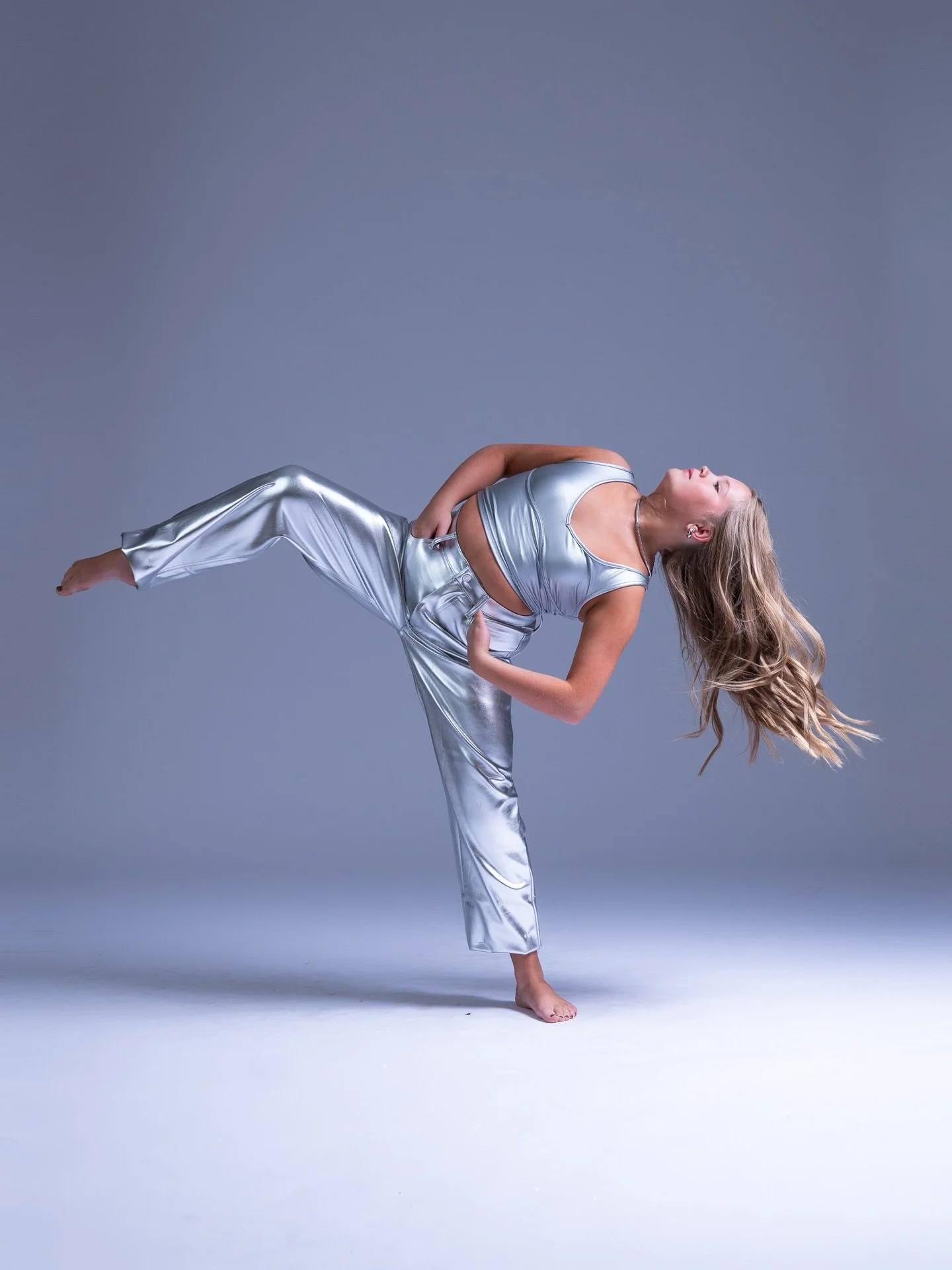A moment for this metallic themed shoot with the ensemble dancers of @themacdance ✨

#stldance #stldancers #studiodance #dancephotographer