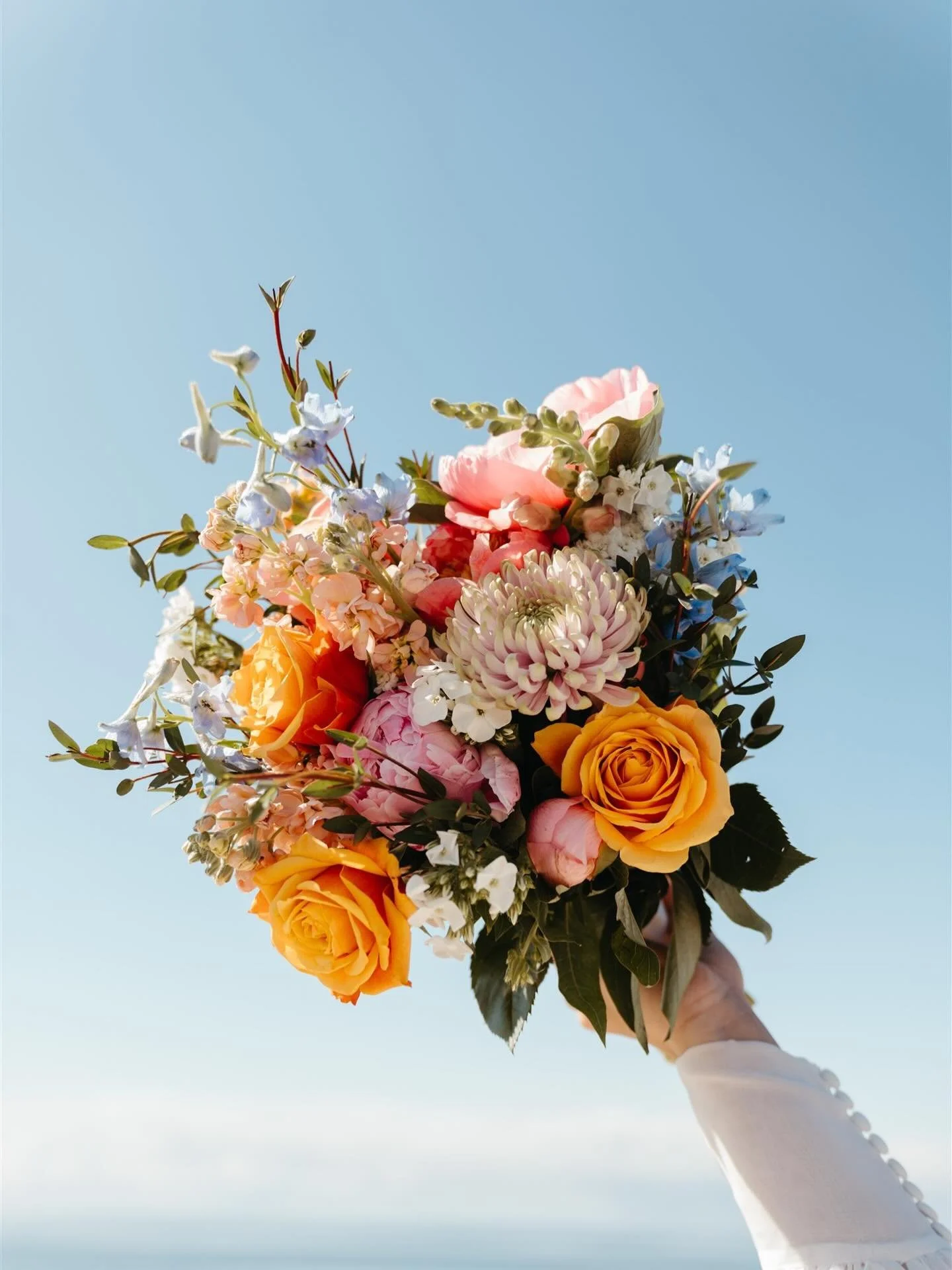 Happy winter season!!!
You know what that means!!!! 
I am FINALLY going to start posting 2025 weddings!!!!

(I love every wedding I shoot and sometimes it&rsquo;s hard to pick out the photos to share ((it&rsquo;s actually so hard, how am I to choose 