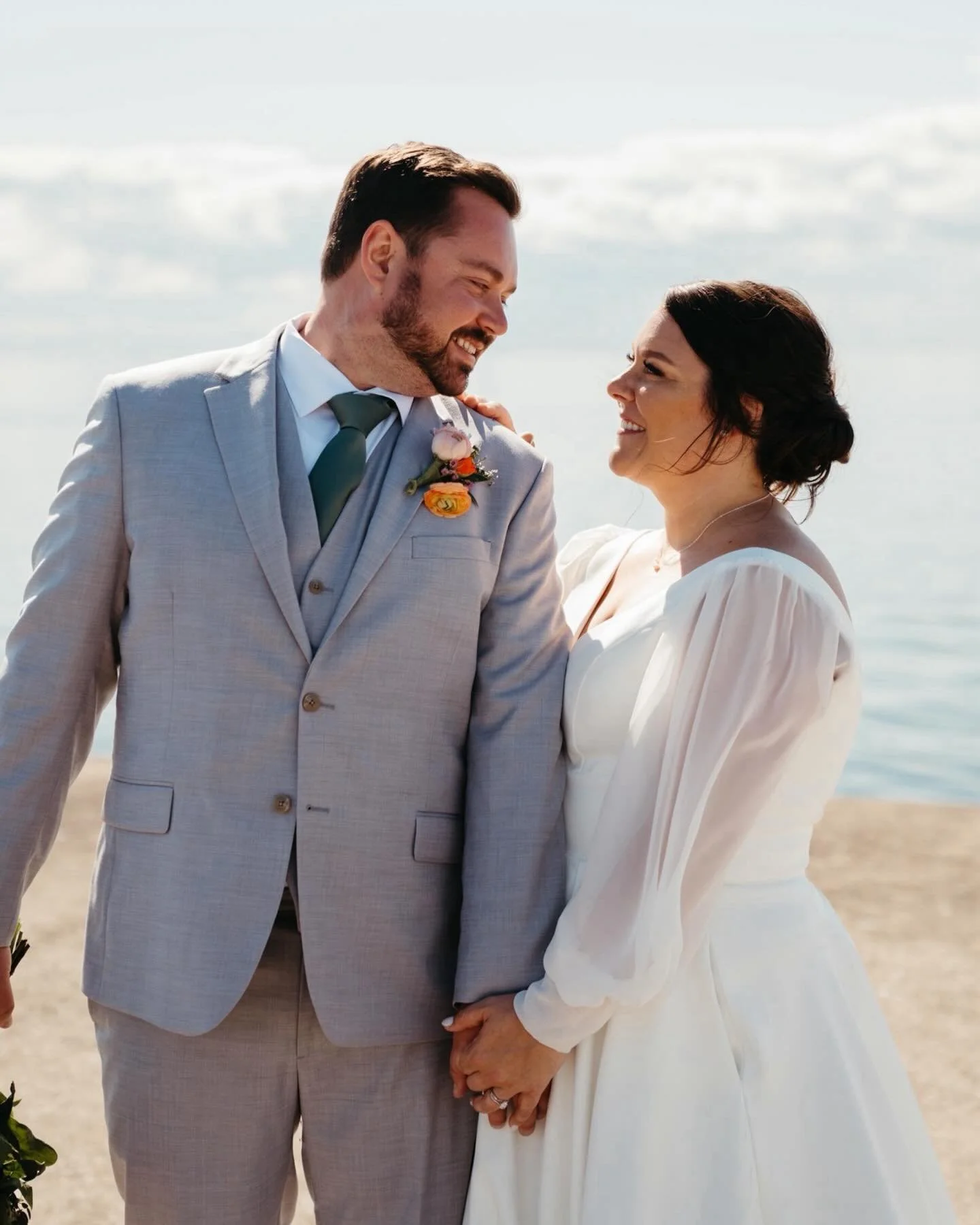 Happy one year anniversary to my sweet friends 🤍 

Getting to photograph your friends wedding is such a privilege. You get to spend time with them when you document some of the sweetest moments of their lives. I love you both with my whole soul. 🤍