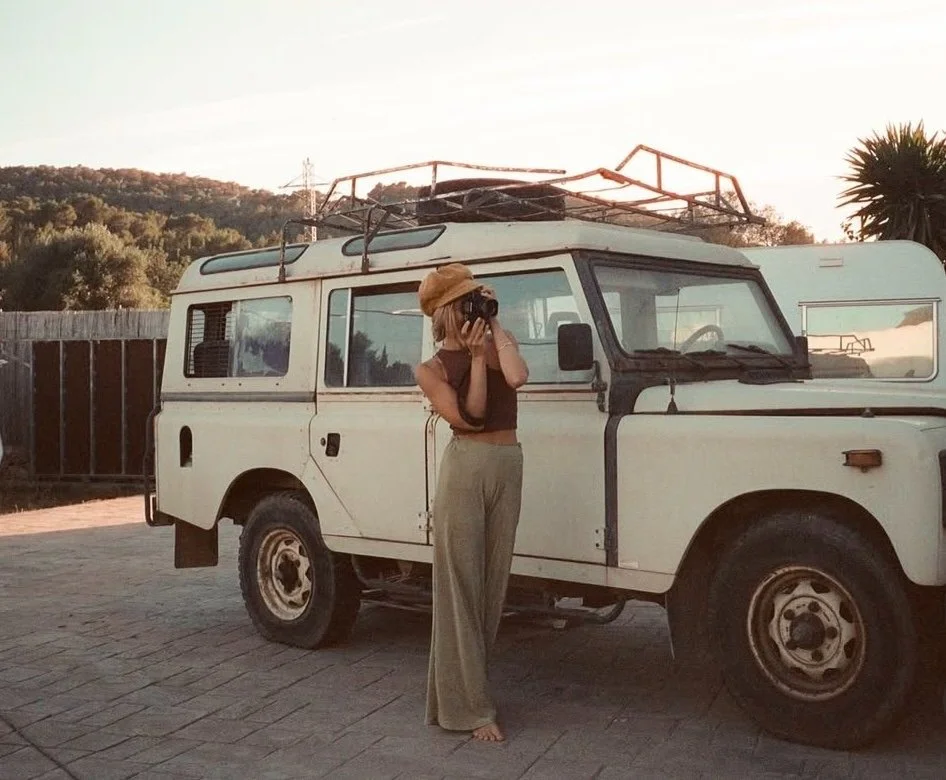 Lucie Kanehl creating immersive Unfold photography experience