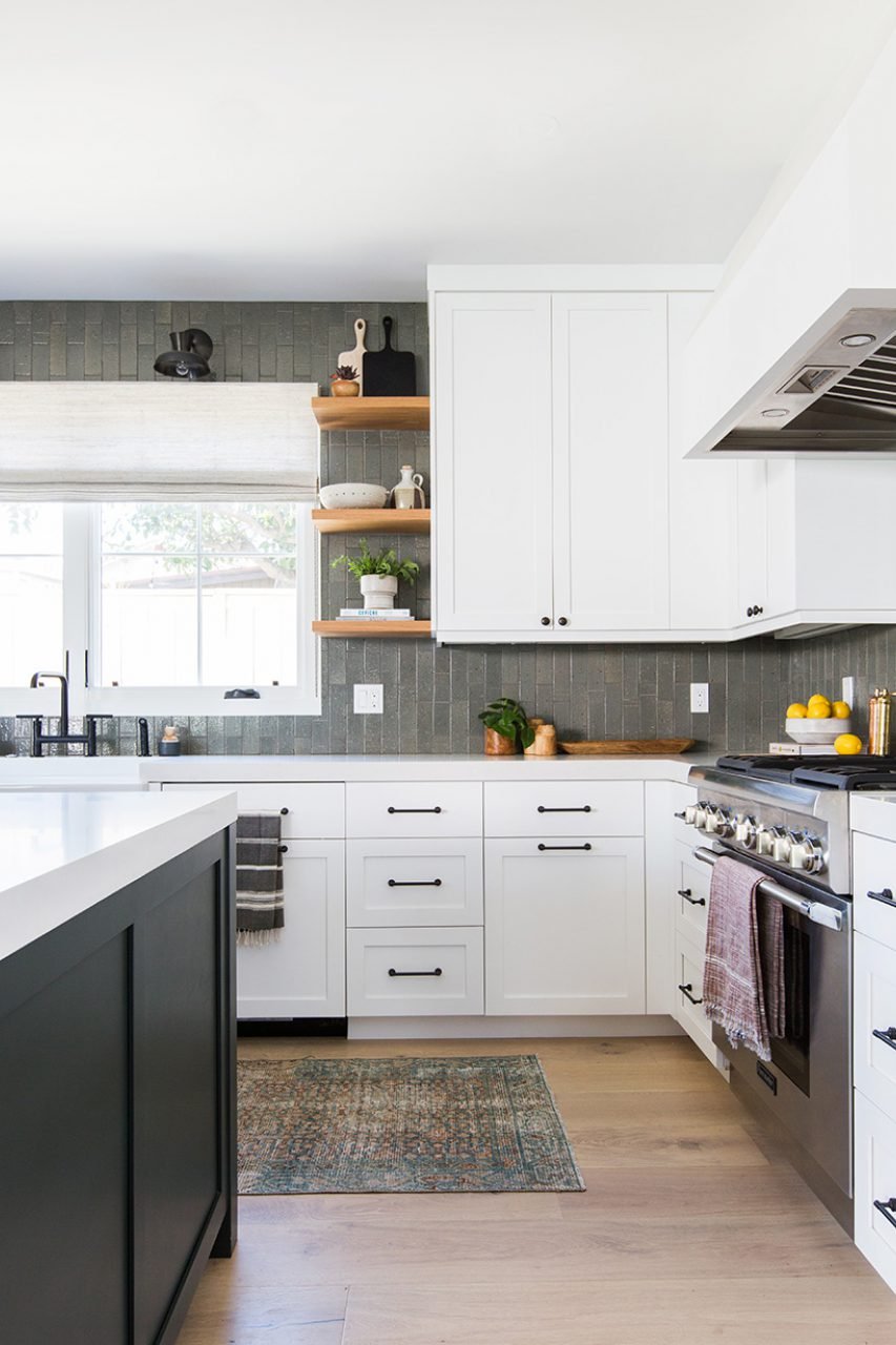 BEAUTIFUL LARGE-PLANK, OIL-FINISHED HARDWOOD FLOORS FLOW THROUGHOUT THE LIVING SPACE.