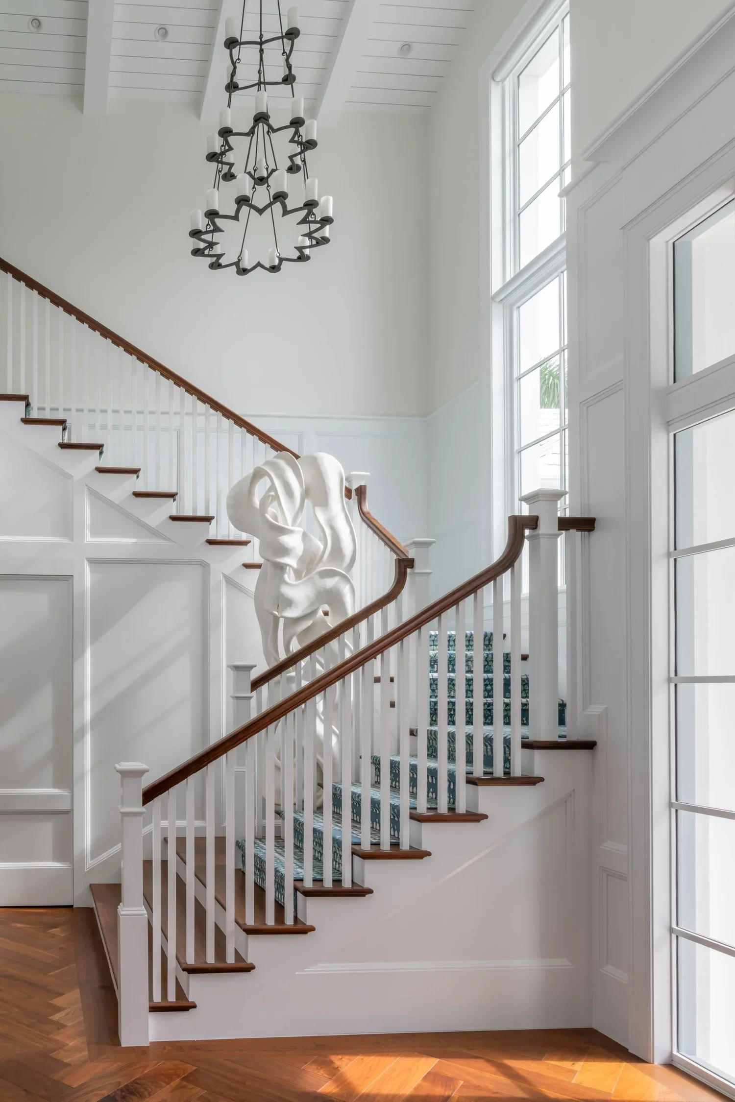 sharon-gilkey-montanna-foyer-stair.webp