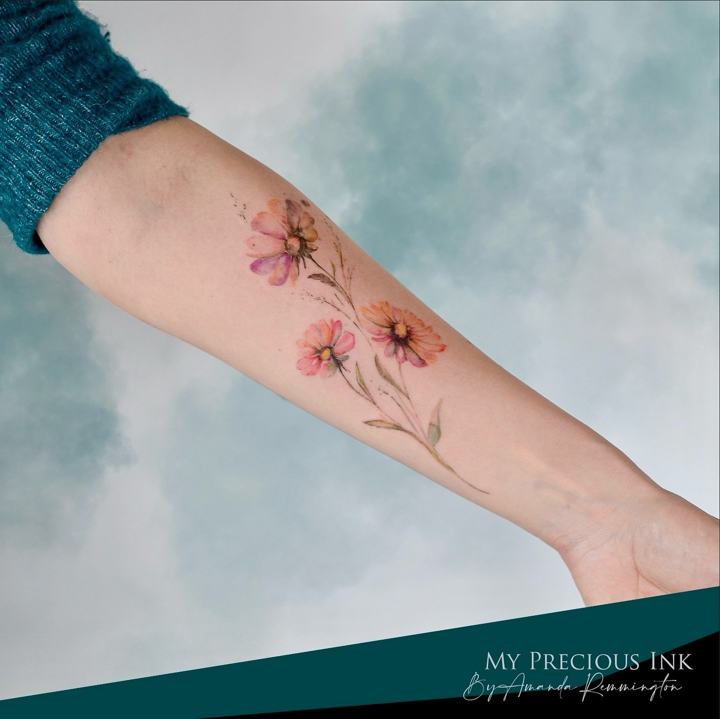 🌼 Field flowers 🌼
Would you like a floral tattoo?

///&mdash;&mdash;&gt; www.mypreciousink.nl &lt;&mdash;&mdash;\\\

#tattoolifecommunity #watercolortattoos  #watercolortattoostyle #watercolortattooartist #abstracttattoo #tattoostagrams #dutchtatto