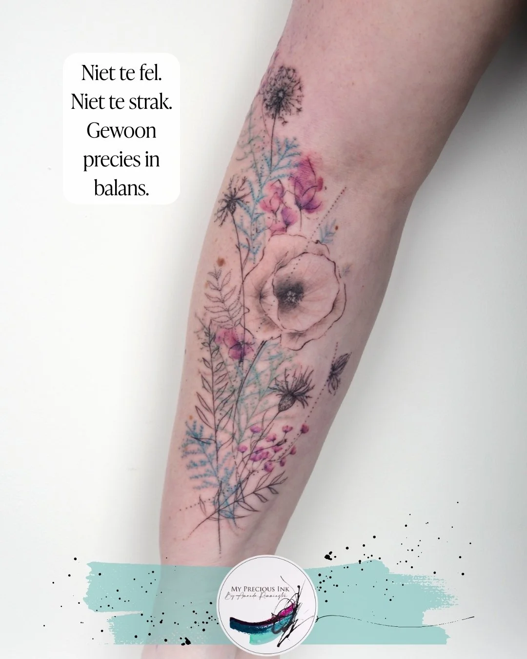 Een klaproos blijft voor mij iets bijzonders.
Zacht en fragiel op het eerste gezicht ,
maar ze groeit precies daar waar bijna niets anders dat durft.

In deze tattoo smelten fine line en watercolor samen.
De lijnen geven kracht en richting,
de kleur 