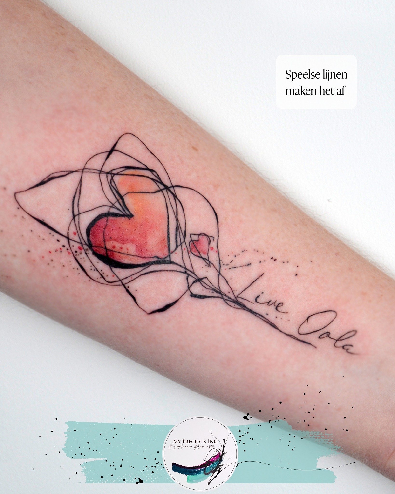 Bij deze zachte, speelse compositie kwamen alle elementen precies op hun plek:
de vrije lijnen, het hart dat uit de watercolor opduikt, de kleuraccenten die het geheel laten ademen.

Het is precies dat samenspel waar abstract werk zo sterk in is.
Een