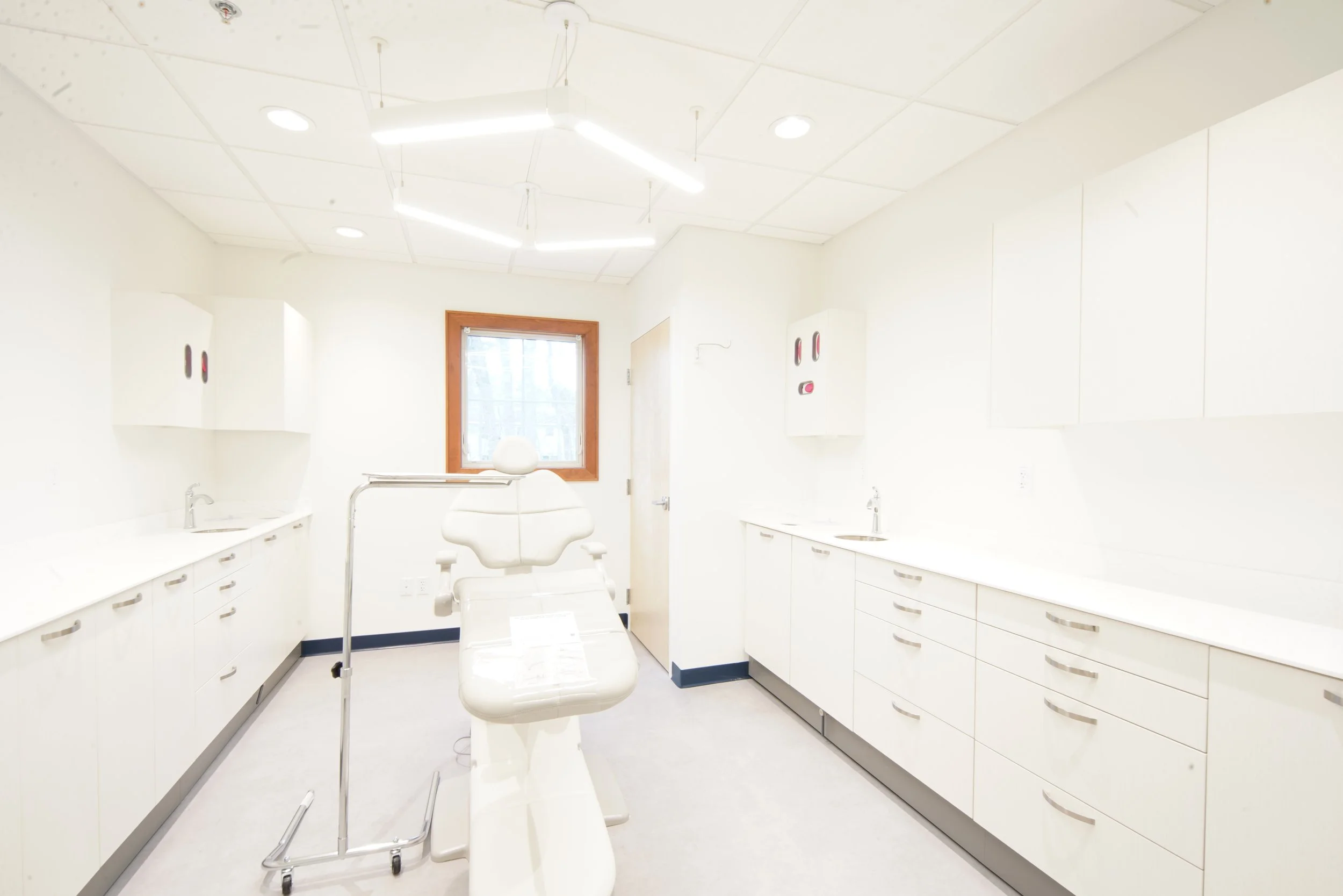 Coastal-Maine-Oral-Patient-Treatment-Room-by-Key-Construction.JPG