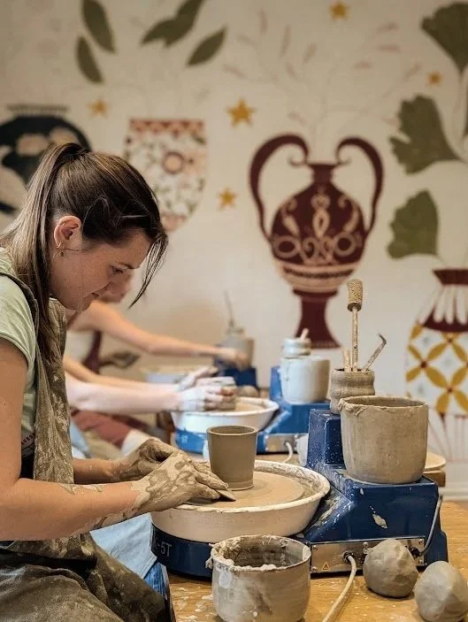 pottery wheel throwing lessons — Terra Café