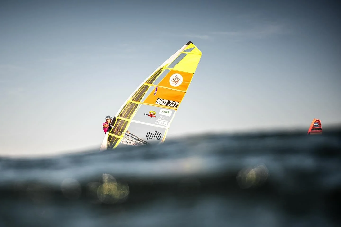 Sports I fall in love without doing them 

🇩🇪 Jap richtig gelesen. Windsurfen ist f&uuml;r mich eine ganz besondere Sportart in meinem Leben geworden die mir unglaublich viel Freude bringt. Ohne dass ich auch nur einmal auf einem Windsurfer gestand