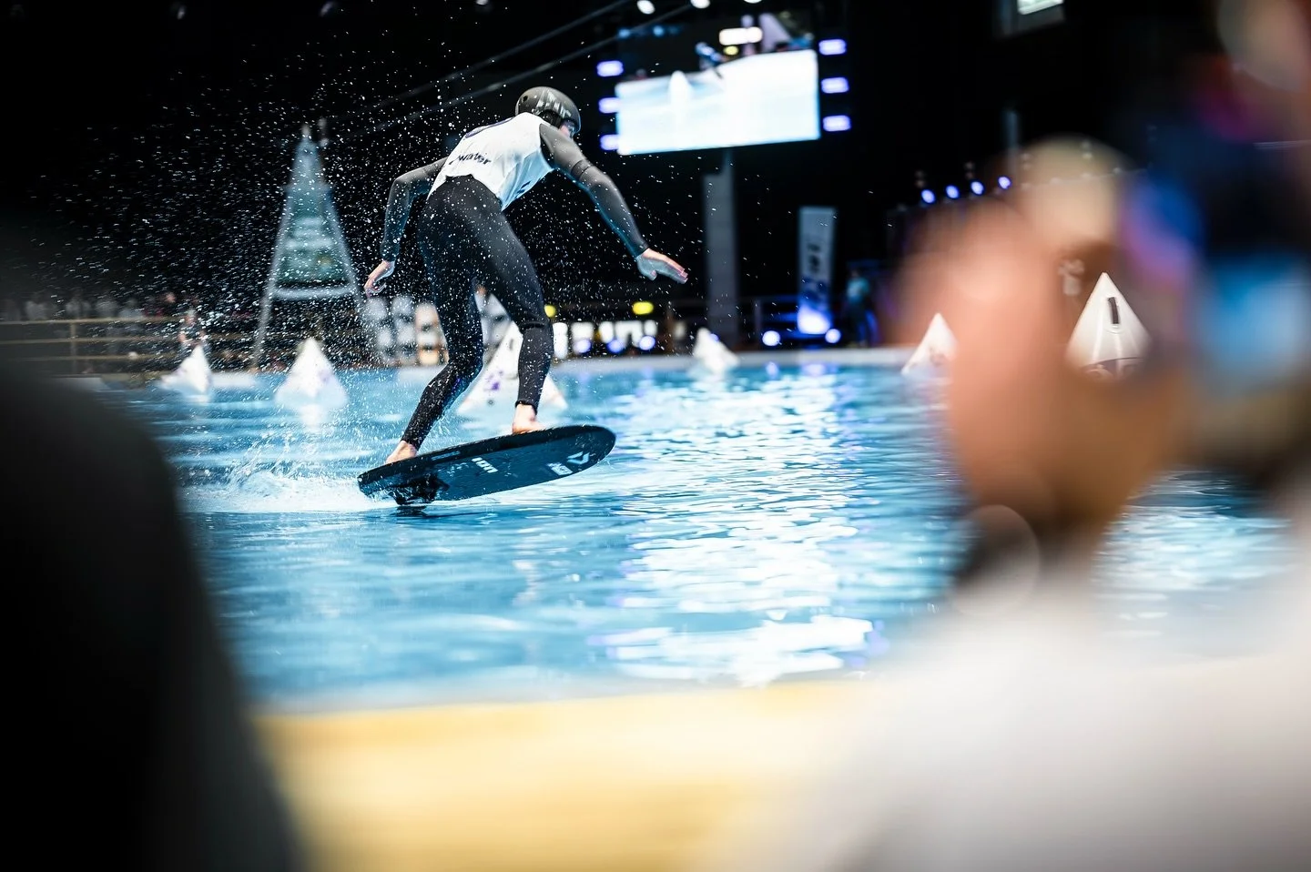 A bit sad 

🇩🇪 Heute startet eins der coolsten Wassersport Events des Szene und ich bin dieses Jahr nicht dabei 🥲 die @bootduesseldorf hat ihre T&uuml;ren ge&ouml;ffnet und startet heute mit den Foilern sowohl Wing als auch Pump. Ich w&uuml;nsche 